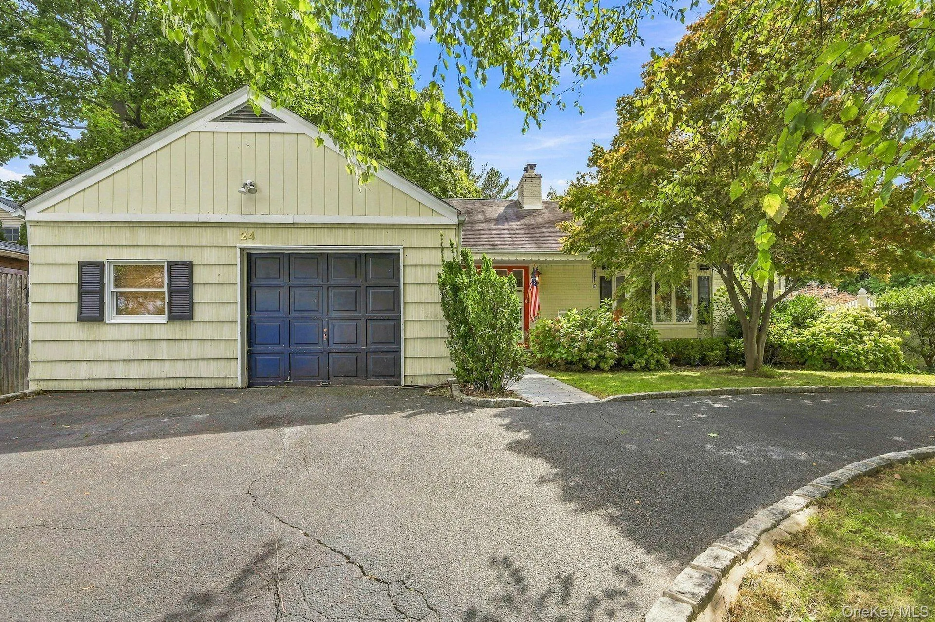 24 Avenue B, Huntington, NY, 4 Bedrooms Bedrooms, 8 Rooms Rooms,2 BathroomsBathrooms,Residential,For Rent,Avenue B,0,1057211 24 Avenue B, Huntington, NY, 4 Bedrooms Bedrooms, 8 Rooms Rooms,2 BathroomsBathrooms,Residential,For Rent,Avenue B,0,1057211