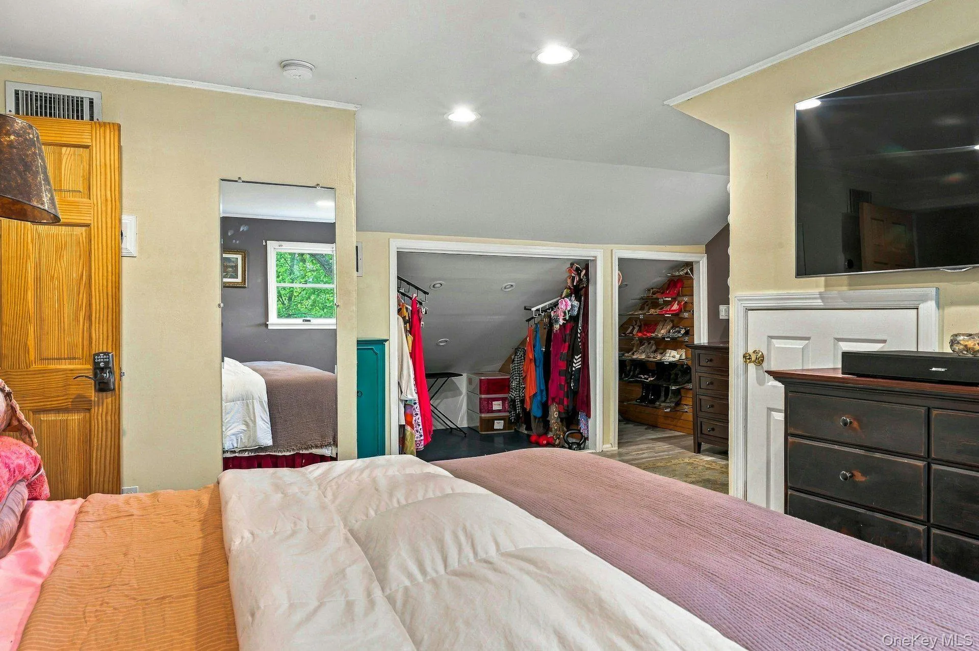 24 Avenue B, Huntington, NY, 4 Bedrooms Bedrooms, 8 Rooms Rooms,2 BathroomsBathrooms,Residential,For Rent,Avenue B,0,1057211 24 Avenue B, Huntington, NY, 4 Bedrooms Bedrooms, 8 Rooms Rooms,2 BathroomsBathrooms,Residential,For Rent,Avenue B,0,1057211