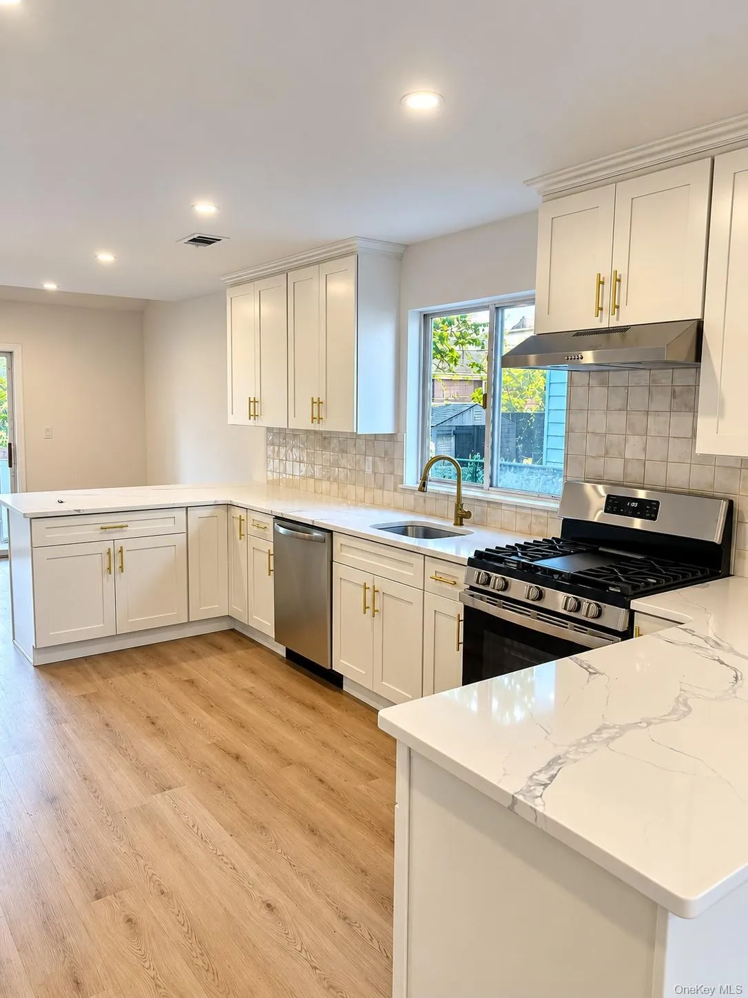 92 Saint Josephs Avenue, New York, NY, 3 Bedroom Bedrooms, 5 Room Rooms,1 BathroomBathrooms,Residential Lease,For Rent,Saint Josephs,0,1057229 92 Saint Josephs Avenue, New York, NY, 3 Bedroom Bedrooms, 5 Room Rooms,1 BathroomBathrooms,Residential Lease,For Rent,Saint Josephs,0,1057229