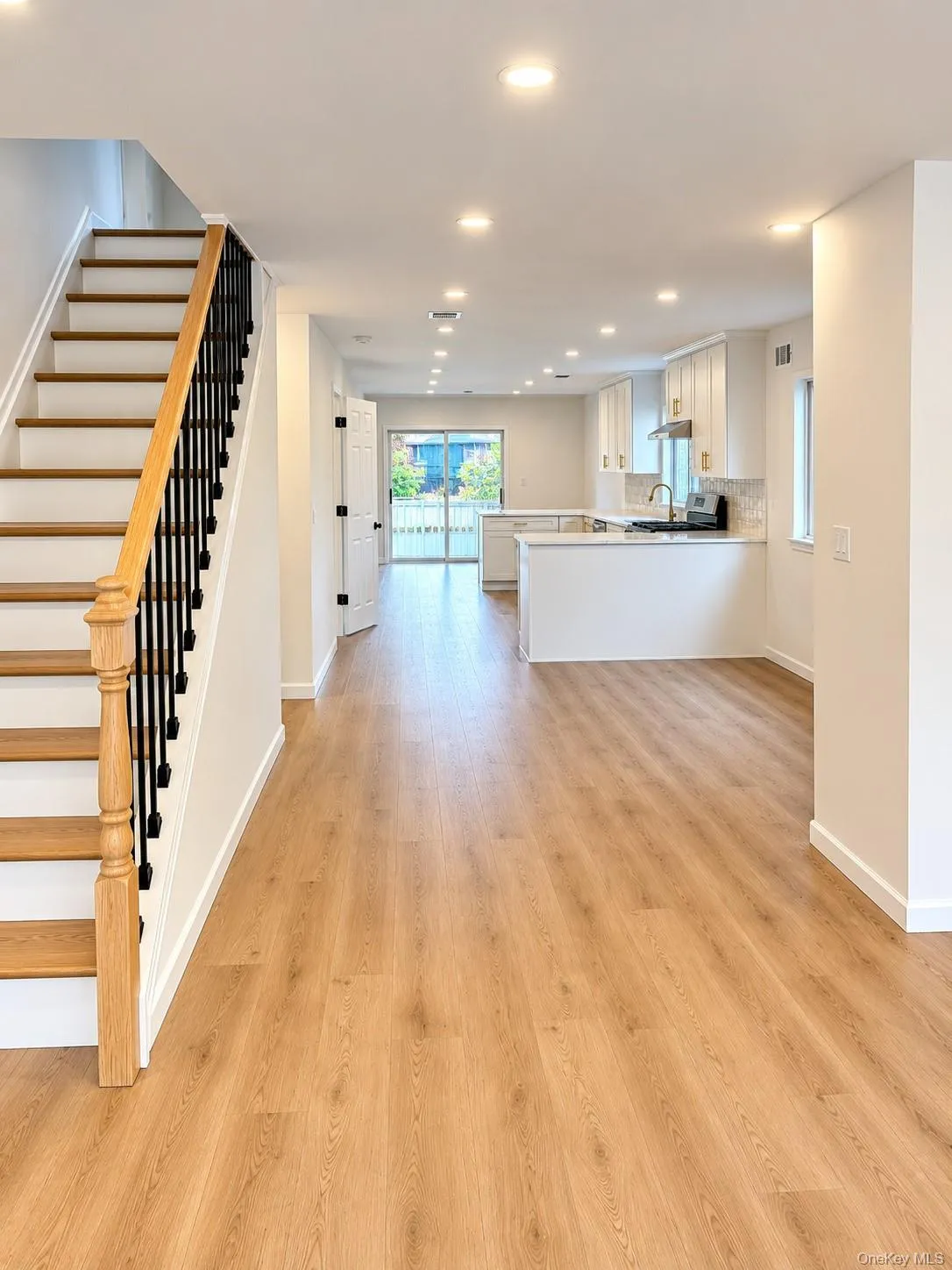 92 Saint Josephs Avenue, New York, NY, 3 Bedroom Bedrooms, 5 Room Rooms,1 BathroomBathrooms,Residential Lease,For Rent,Saint Josephs,0,1057229 92 Saint Josephs Avenue, New York, NY, 3 Bedroom Bedrooms, 5 Room Rooms,1 BathroomBathrooms,Residential Lease,For Rent,Saint Josephs,0,1057229