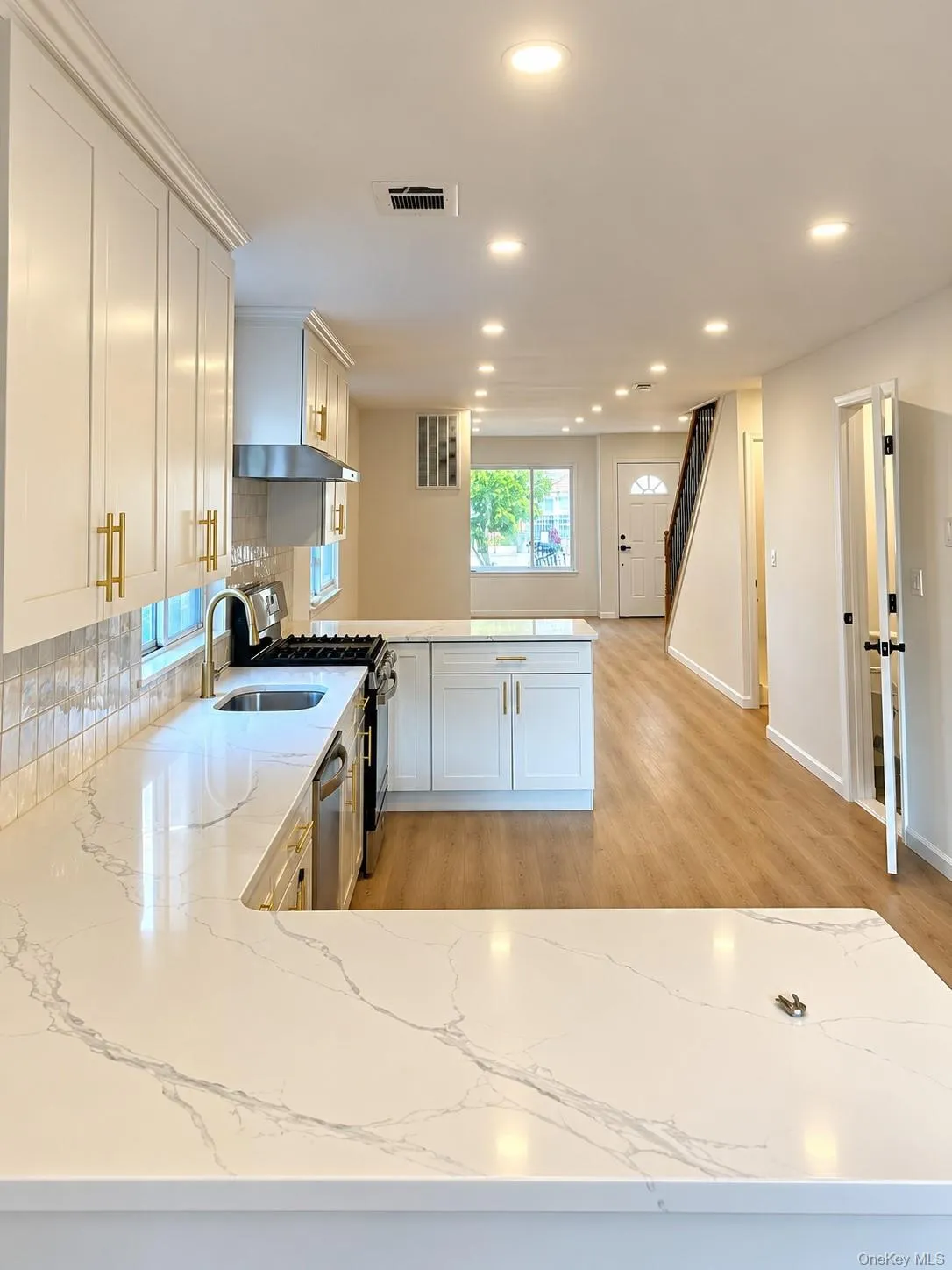 92 Saint Josephs Avenue, New York, NY, 3 Bedroom Bedrooms, 5 Room Rooms,1 BathroomBathrooms,Residential Lease,For Rent,Saint Josephs,0,1057229 92 Saint Josephs Avenue, New York, NY, 3 Bedroom Bedrooms, 5 Room Rooms,1 BathroomBathrooms,Residential Lease,For Rent,Saint Josephs,0,1057229