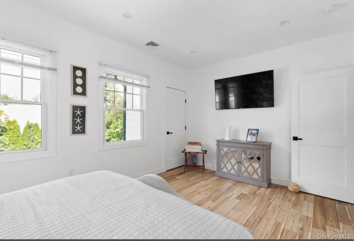 8 Goodwin Place, Huntington, NY, 3 Bedrooms Bedrooms, 7 Rooms Rooms,2 BathroomsBathrooms,Residential,For Rent,Goodwin,0,1057236 8 Goodwin Place, Huntington, NY, 3 Bedrooms Bedrooms, 7 Rooms Rooms,2 BathroomsBathrooms,Residential,For Rent,Goodwin,0,1057236