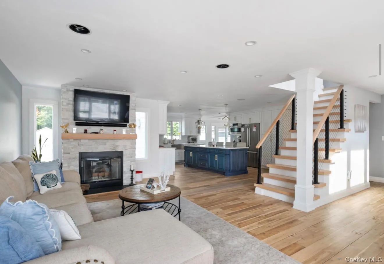 8 Goodwin Place, Huntington, NY, 3 Bedrooms Bedrooms, 7 Rooms Rooms,2 BathroomsBathrooms,Residential,For Rent,Goodwin,0,1057236 8 Goodwin Place, Huntington, NY, 3 Bedrooms Bedrooms, 7 Rooms Rooms,2 BathroomsBathrooms,Residential,For Rent,Goodwin,0,1057236