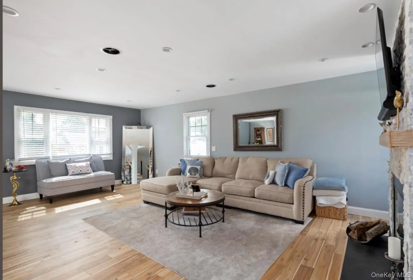 8 Goodwin Place, Huntington, NY, 3 Bedrooms Bedrooms, 7 Rooms Rooms,2 BathroomsBathrooms,Residential,For Rent,Goodwin,0,1057236 8 Goodwin Place, Huntington, NY, 3 Bedrooms Bedrooms, 7 Rooms Rooms,2 BathroomsBathrooms,Residential,For Rent,Goodwin,0,1057236