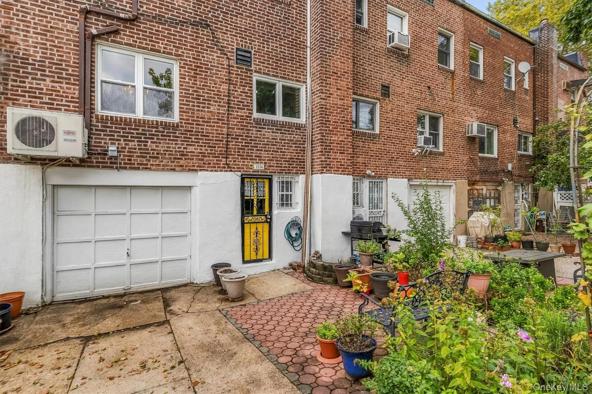 1114 Mace Avenue, New York, NY, 3 Bedrooms Bedrooms, 6 Rooms Rooms,1 BathroomBathrooms,Residential,For Rent,Mace,0,1057240 1114 Mace Avenue, New York, NY, 3 Bedrooms Bedrooms, 6 Rooms Rooms,1 BathroomBathrooms,Residential,For Rent,Mace,0,1057240