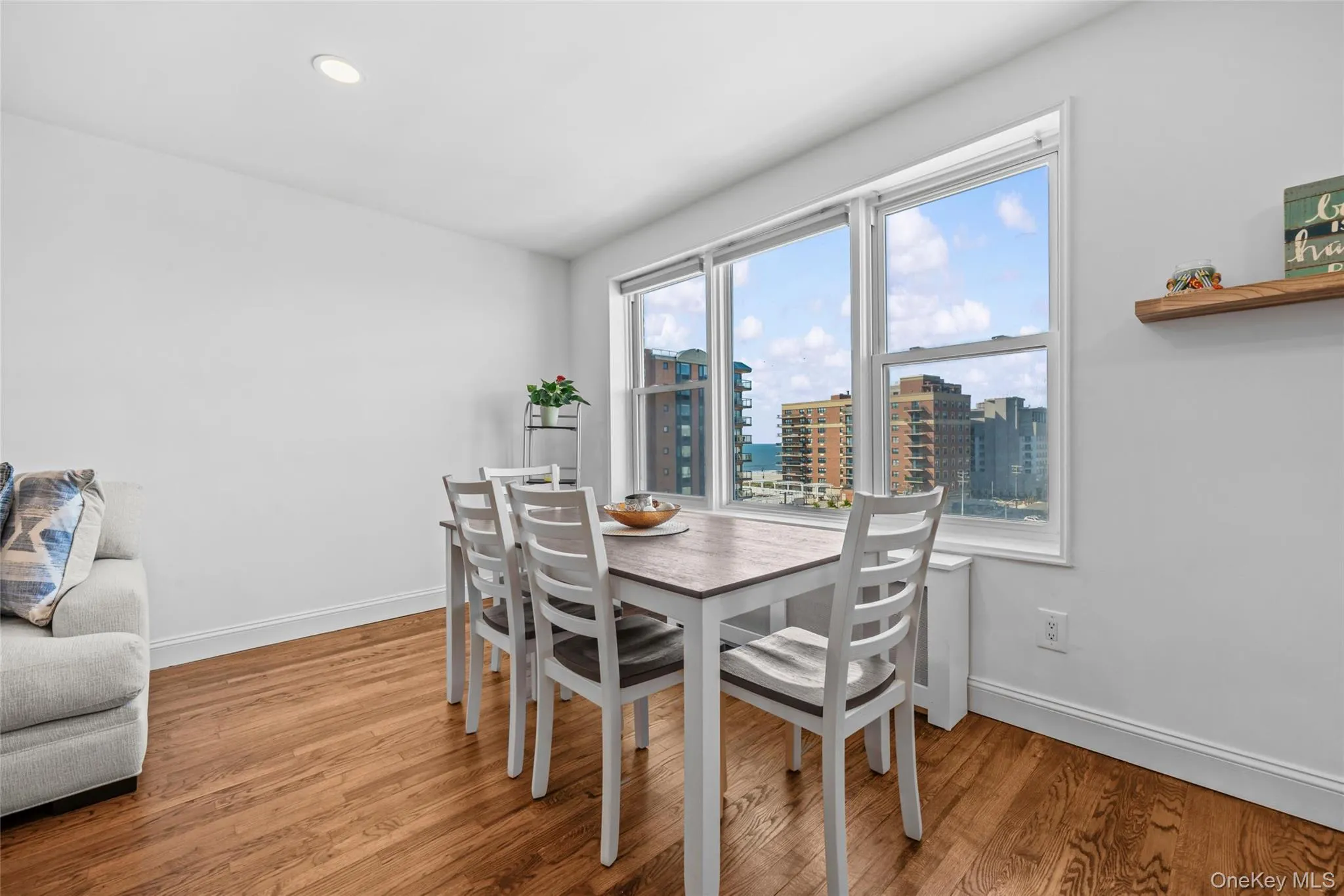 1 Broadway, Long Beach, NY, 1 Bedroom Bedrooms, 2 Rooms Rooms,1 BathroomBathrooms,Residential,For Rent,Broadway,0,1057243 1 Broadway, Long Beach, NY, 1 Bedroom Bedrooms, 2 Rooms Rooms,1 BathroomBathrooms,Residential,For Rent,Broadway,0,1057243