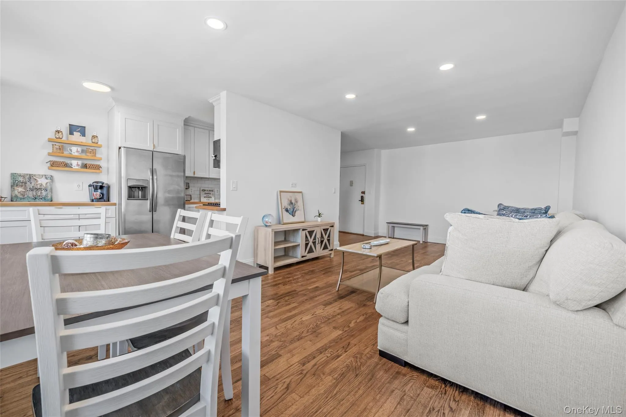1 Broadway, Long Beach, NY, 1 Bedroom Bedrooms, 2 Rooms Rooms,1 BathroomBathrooms,Residential,For Rent,Broadway,0,1057243 1 Broadway, Long Beach, NY, 1 Bedroom Bedrooms, 2 Rooms Rooms,1 BathroomBathrooms,Residential,For Rent,Broadway,0,1057243