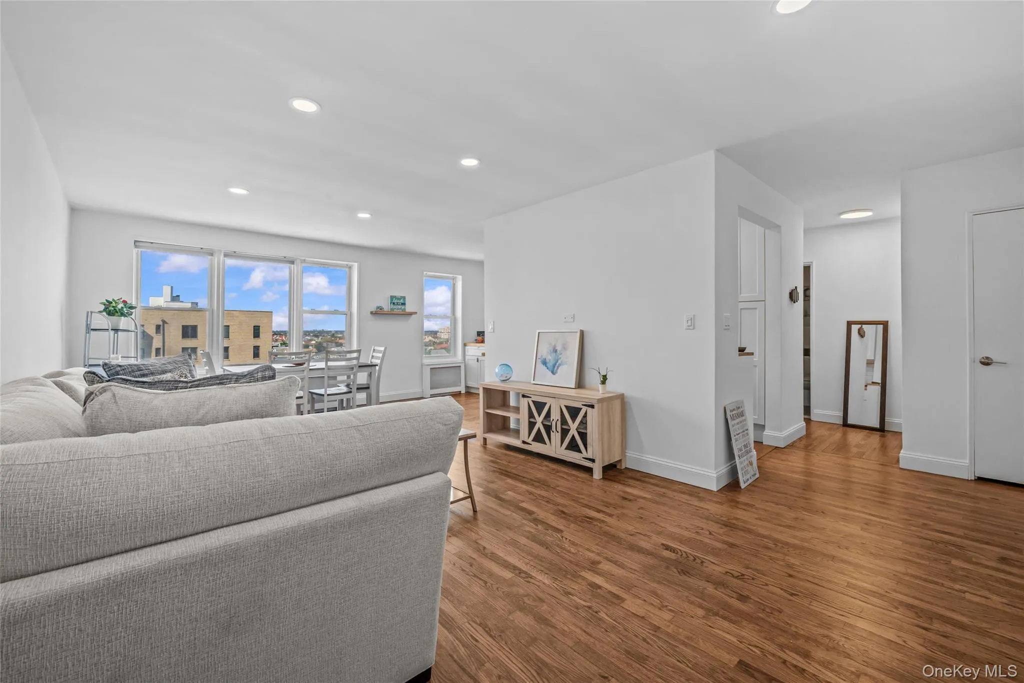 1 Broadway, Long Beach, NY, 1 Bedroom Bedrooms, 2 Rooms Rooms,1 BathroomBathrooms,Residential,For Rent,Broadway,0,1057243 1 Broadway, Long Beach, NY, 1 Bedroom Bedrooms, 2 Rooms Rooms,1 BathroomBathrooms,Residential,For Rent,Broadway,0,1057243