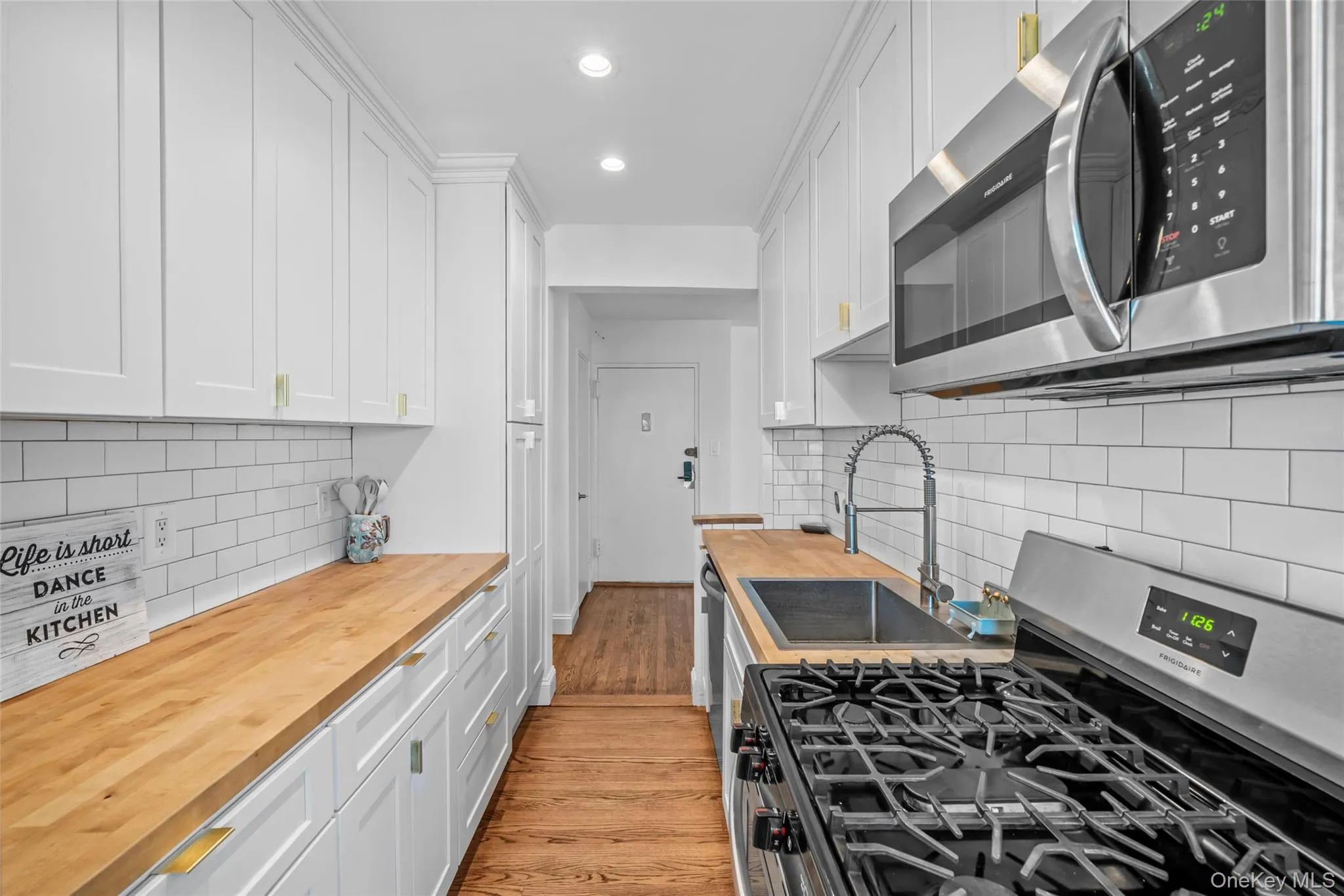 1 Broadway, Long Beach, NY, 1 Bedroom Bedrooms, 2 Rooms Rooms,1 BathroomBathrooms,Residential,For Rent,Broadway,0,1057243 1 Broadway, Long Beach, NY, 1 Bedroom Bedrooms, 2 Rooms Rooms,1 BathroomBathrooms,Residential,For Rent,Broadway,0,1057243