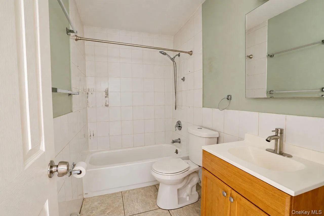 13314 142nd Street, New York, NY, 3 Bedroom Bedrooms, 5 Room Rooms,1 BathroomBathrooms,Residential Lease,For Rent,142nd,0,1057250 13314 142nd Street, New York, NY, 3 Bedroom Bedrooms, 5 Room Rooms,1 BathroomBathrooms,Residential Lease,For Rent,142nd,0,1057250