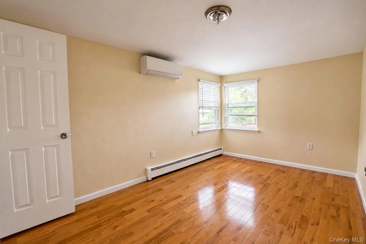 13314 142nd Street, New York, NY, 3 Bedroom Bedrooms, 5 Room Rooms,1 BathroomBathrooms,Residential Lease,For Rent,142nd,0,1057250 13314 142nd Street, New York, NY, 3 Bedroom Bedrooms, 5 Room Rooms,1 BathroomBathrooms,Residential Lease,For Rent,142nd,0,1057250