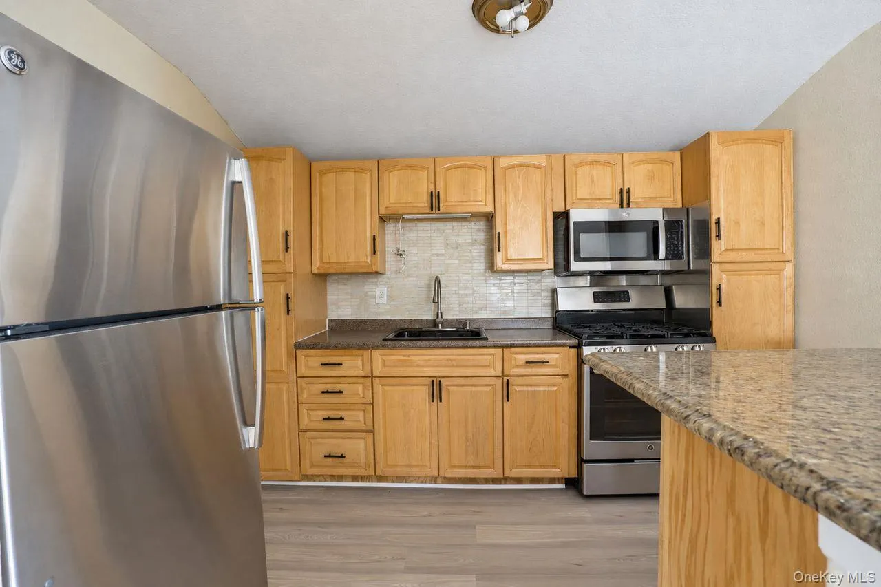 13314 142nd Street, New York, NY, 3 Bedroom Bedrooms, 5 Room Rooms,1 BathroomBathrooms,Residential Lease,For Rent,142nd,0,1057250 13314 142nd Street, New York, NY, 3 Bedroom Bedrooms, 5 Room Rooms,1 BathroomBathrooms,Residential Lease,For Rent,142nd,0,1057250