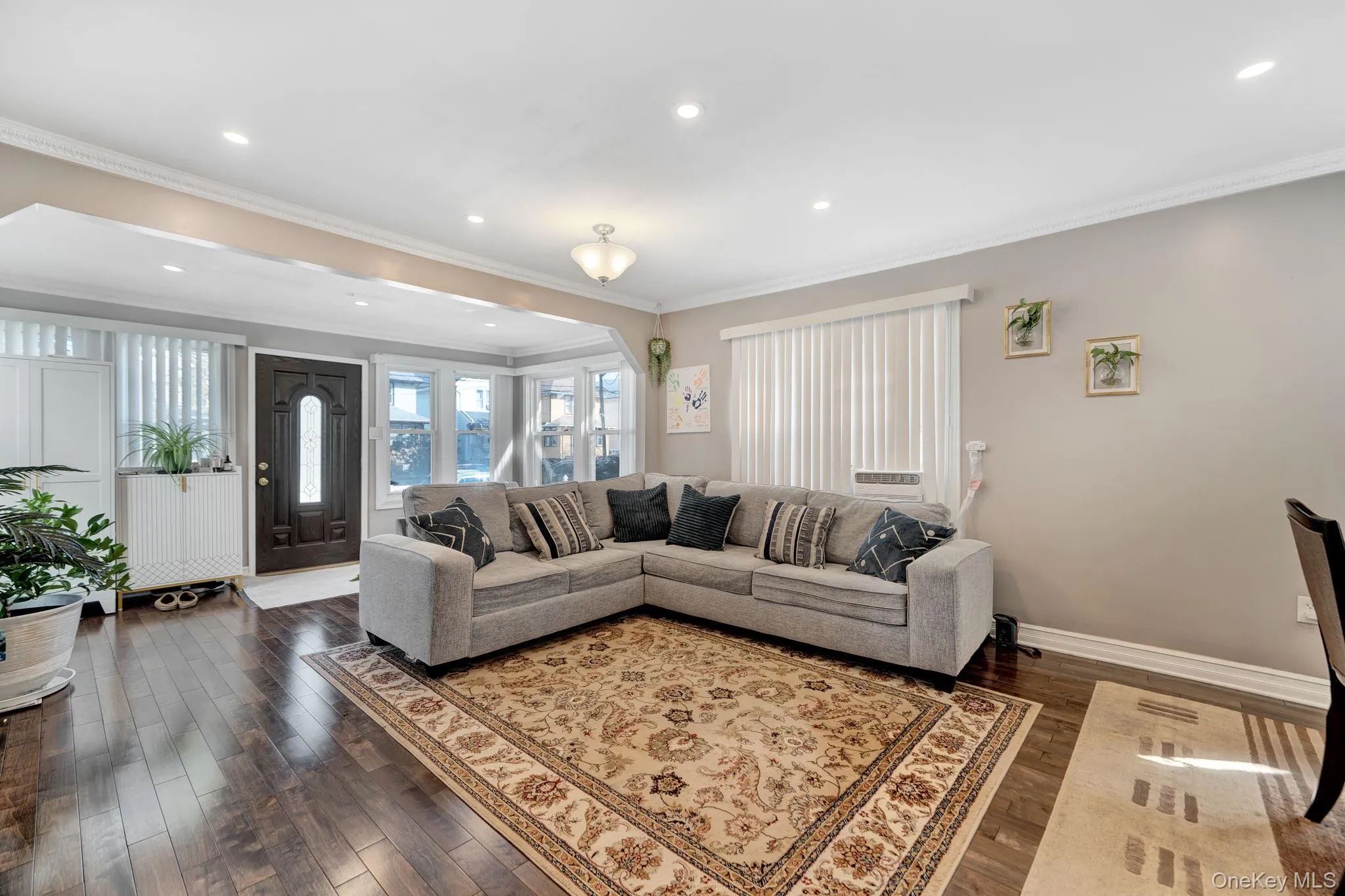 9322 201st Street, New York, NY, 3 Bedrooms Bedrooms, 9 Rooms Rooms,2 BathroomsBathrooms,Residential,For Rent,201st,0,1057252 9322 201st Street, New York, NY, 3 Bedrooms Bedrooms, 9 Rooms Rooms,2 BathroomsBathrooms,Residential,For Rent,201st,0,1057252