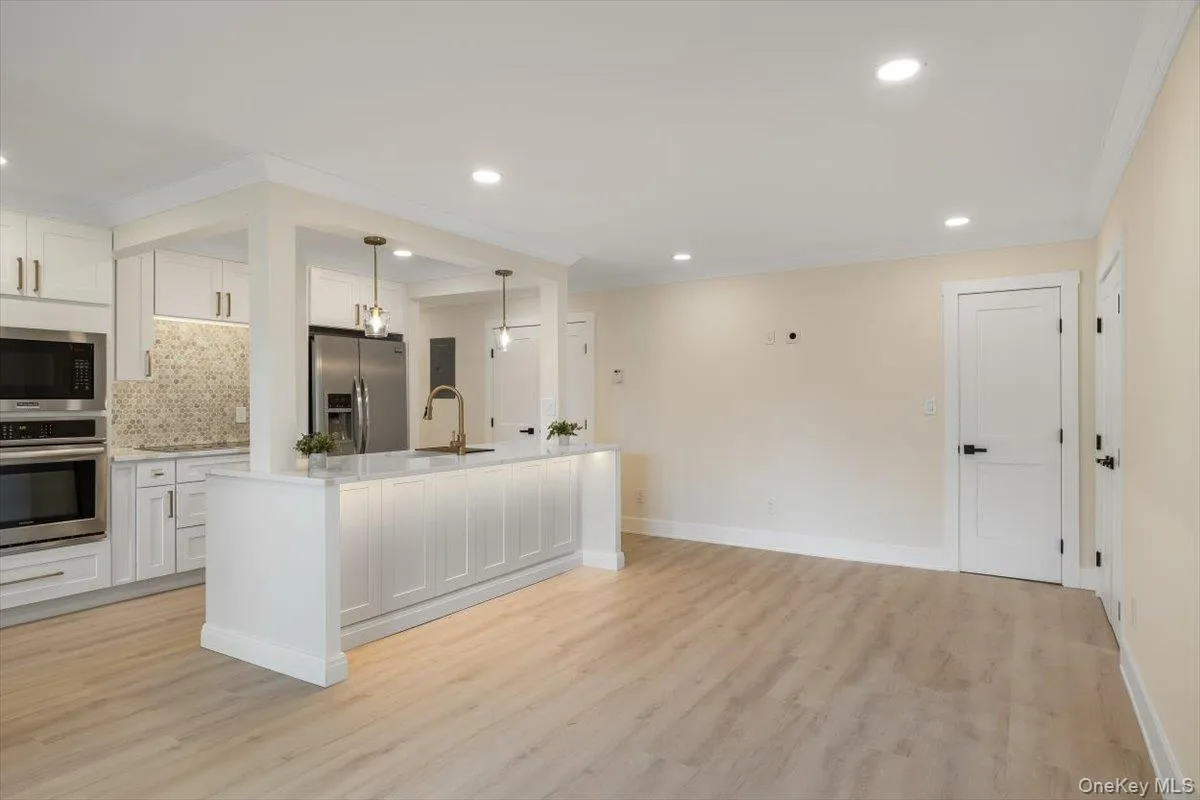 263 River Avenue, Brookhaven, NY, 1 Bedroom Bedrooms, 4 Rooms Rooms,1 BathroomBathrooms,Residential,For Rent,River,0,1057258 263 River Avenue, Brookhaven, NY, 1 Bedroom Bedrooms, 4 Rooms Rooms,1 BathroomBathrooms,Residential,For Rent,River,0,1057258