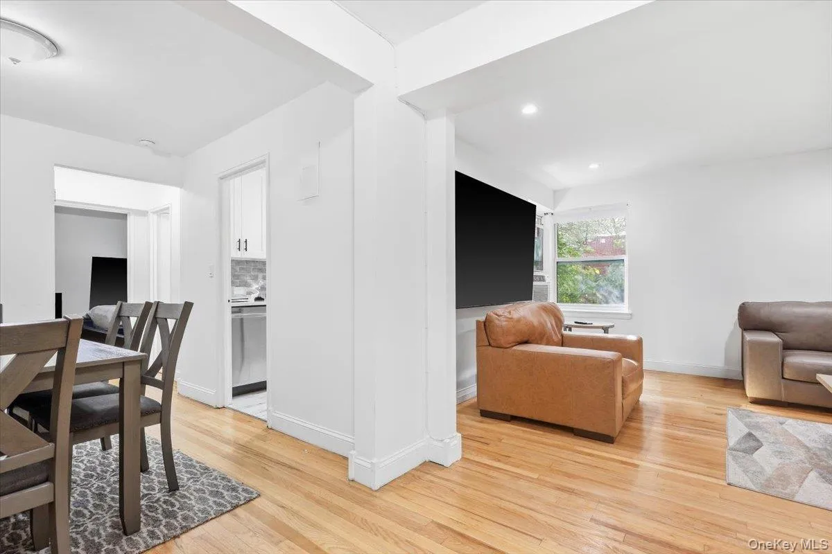 30 Ehrbar, Mount Vernon, NY, 1 Bedroom Bedrooms, 3 Rooms Rooms,1 BathroomBathrooms,Residential,For Rent,Ehrbar,0,1057261 30 Ehrbar, Mount Vernon, NY, 1 Bedroom Bedrooms, 3 Rooms Rooms,1 BathroomBathrooms,Residential,For Rent,Ehrbar,0,1057261