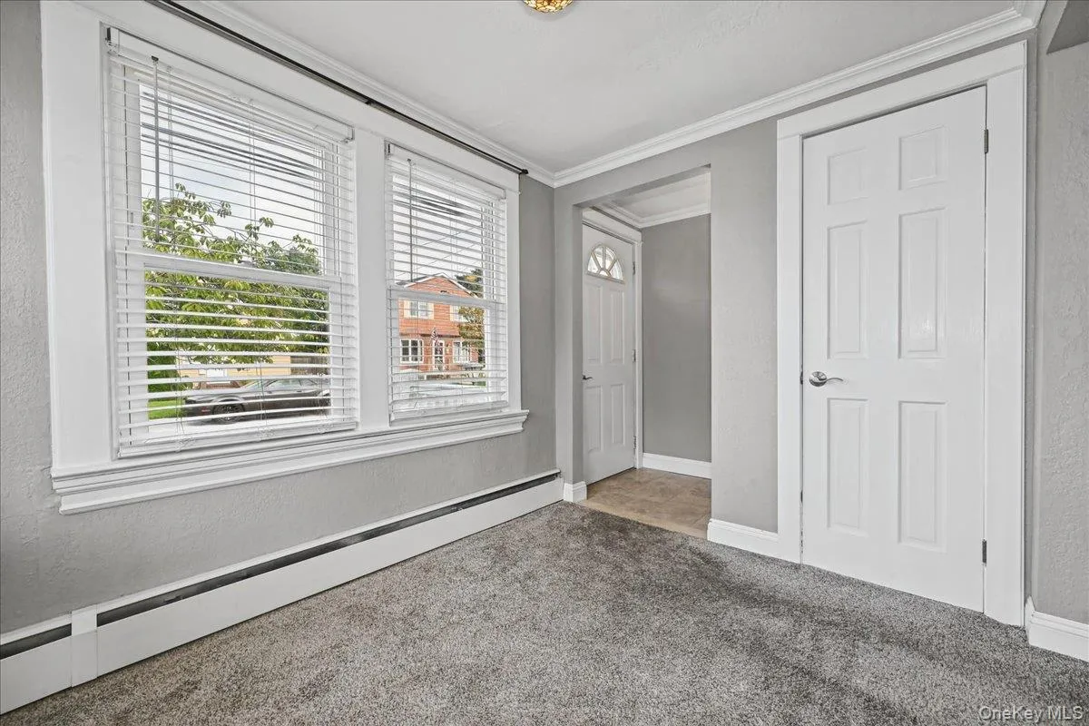 635 6th Street, Babylon, NY, 1 Bedroom Bedrooms, 5 Rooms Rooms,1 BathroomBathrooms,Residential,For Rent,6th,0,1057263 635 6th Street, Babylon, NY, 1 Bedroom Bedrooms, 5 Rooms Rooms,1 BathroomBathrooms,Residential,For Rent,6th,0,1057263