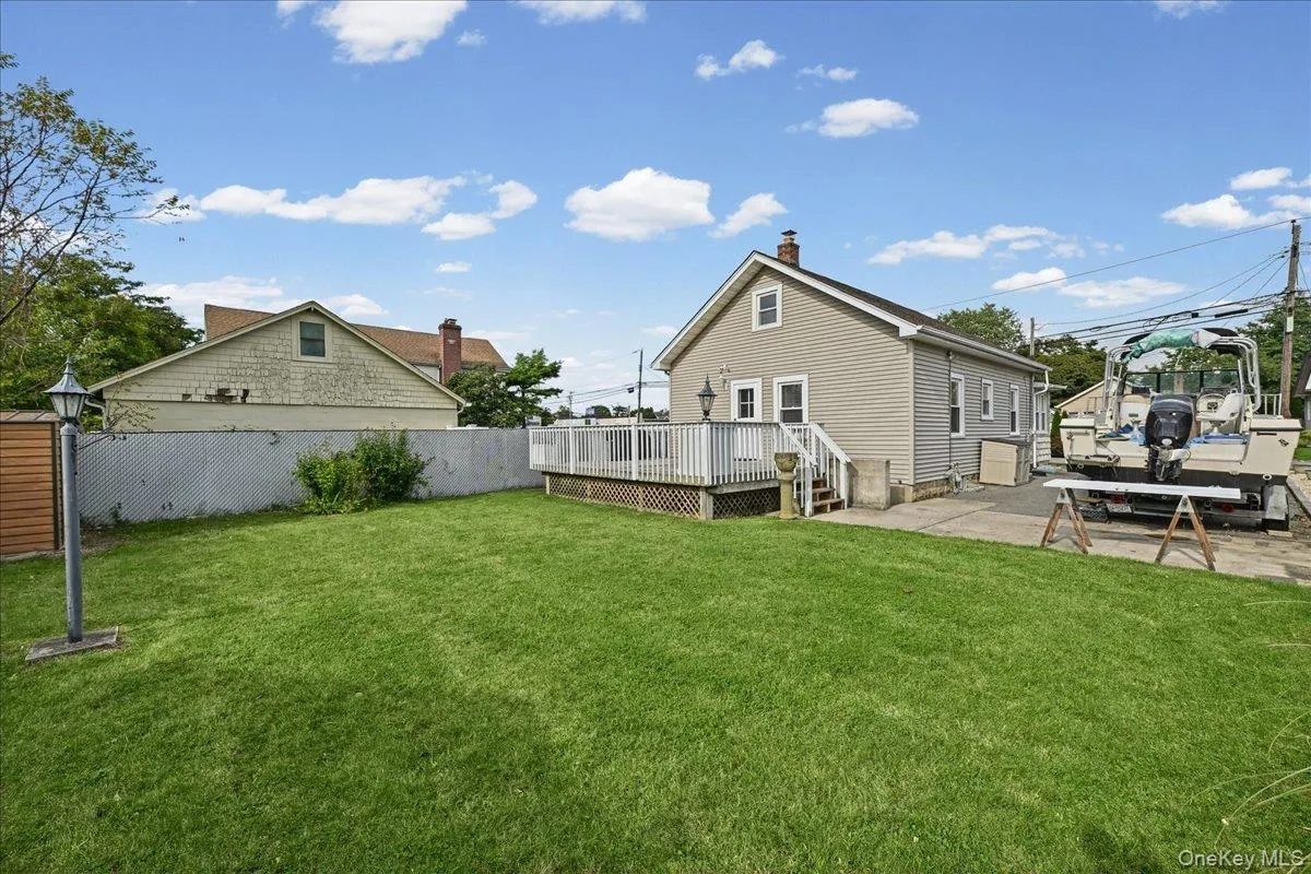 635 6th Street, Babylon, NY, 1 Bedroom Bedrooms, 5 Rooms Rooms,1 BathroomBathrooms,Residential,For Rent,6th,0,1057263 635 6th Street, Babylon, NY, 1 Bedroom Bedrooms, 5 Rooms Rooms,1 BathroomBathrooms,Residential,For Rent,6th,0,1057263