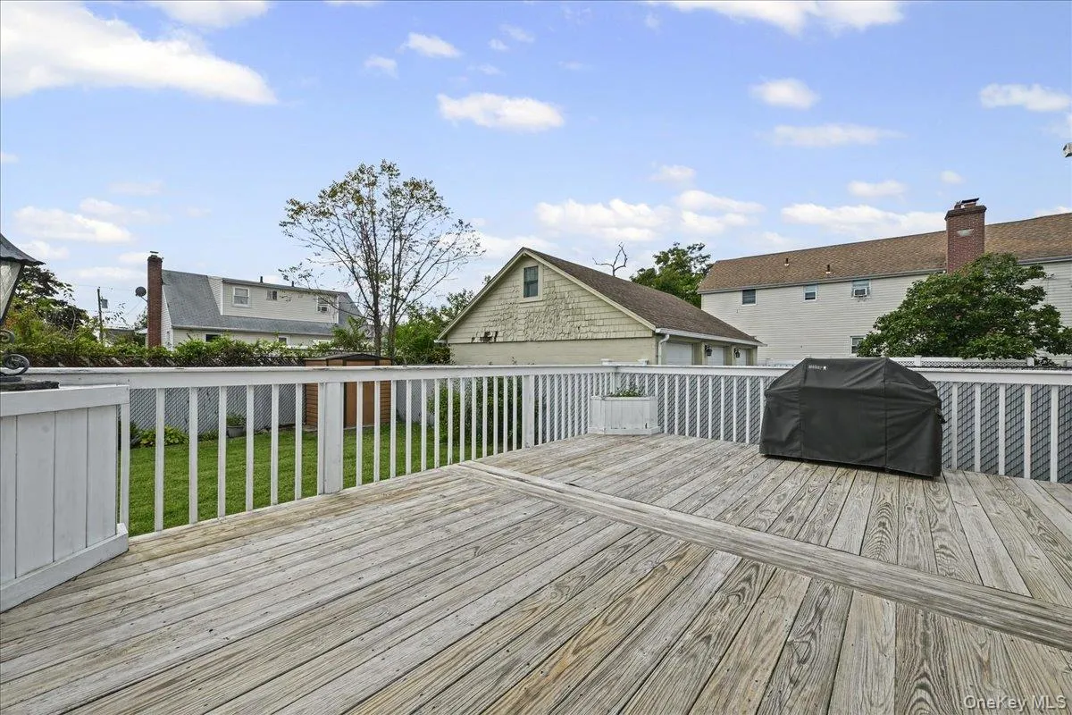 635 6th Street, Babylon, NY, 1 Bedroom Bedrooms, 5 Rooms Rooms,1 BathroomBathrooms,Residential,For Rent,6th,0,1057263 635 6th Street, Babylon, NY, 1 Bedroom Bedrooms, 5 Rooms Rooms,1 BathroomBathrooms,Residential,For Rent,6th,0,1057263