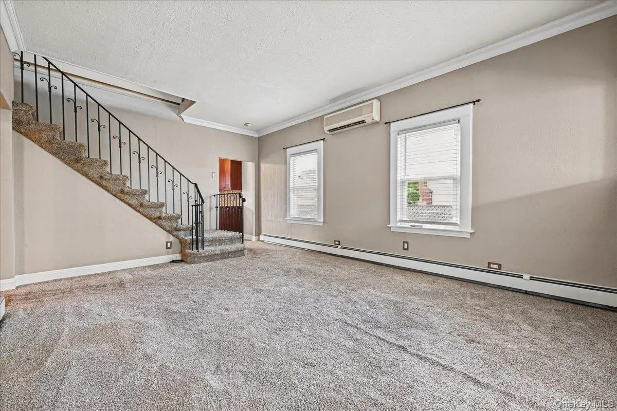 635 6th Street, Babylon, NY, 1 Bedroom Bedrooms, 5 Rooms Rooms,1 BathroomBathrooms,Residential,For Rent,6th,0,1057263 635 6th Street, Babylon, NY, 1 Bedroom Bedrooms, 5 Rooms Rooms,1 BathroomBathrooms,Residential,For Rent,6th,0,1057263