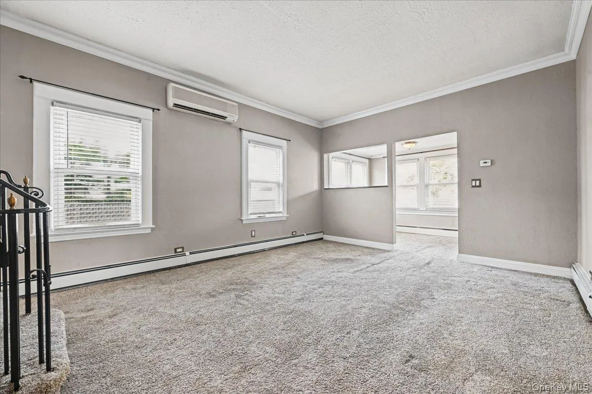 635 6th Street, Babylon, NY, 1 Bedroom Bedrooms, 5 Rooms Rooms,1 BathroomBathrooms,Residential,For Rent,6th,0,1057263 635 6th Street, Babylon, NY, 1 Bedroom Bedrooms, 5 Rooms Rooms,1 BathroomBathrooms,Residential,For Rent,6th,0,1057263