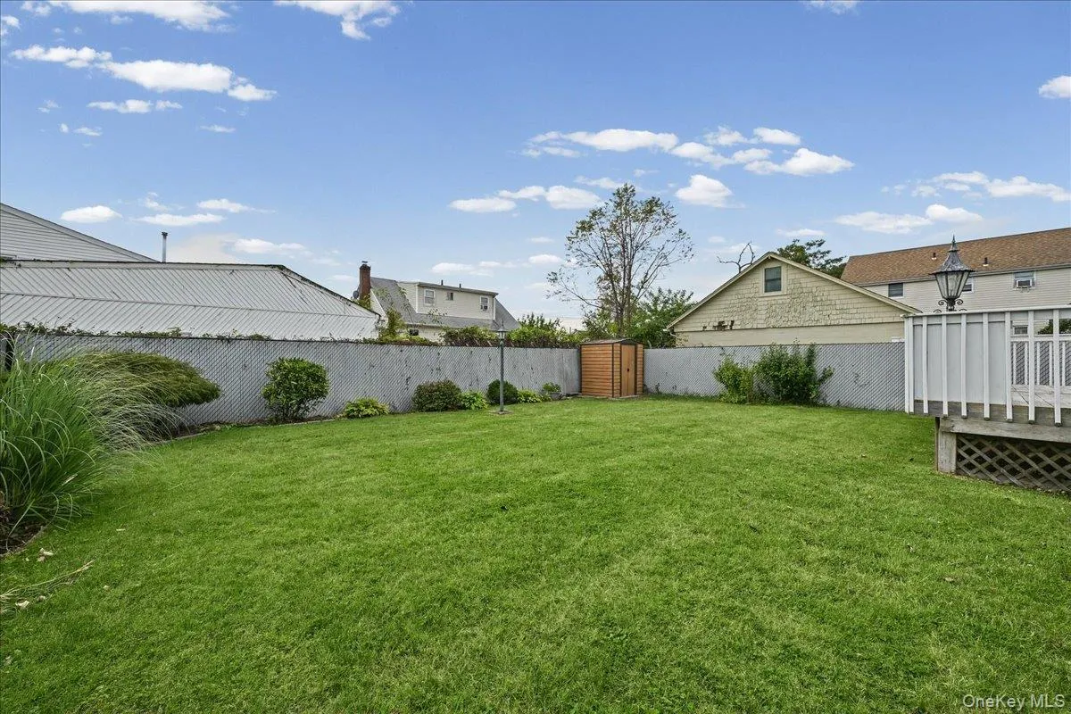 635 6th Street, Babylon, NY, 1 Bedroom Bedrooms, 5 Rooms Rooms,1 BathroomBathrooms,Residential,For Rent,6th,0,1057263 635 6th Street, Babylon, NY, 1 Bedroom Bedrooms, 5 Rooms Rooms,1 BathroomBathrooms,Residential,For Rent,6th,0,1057263