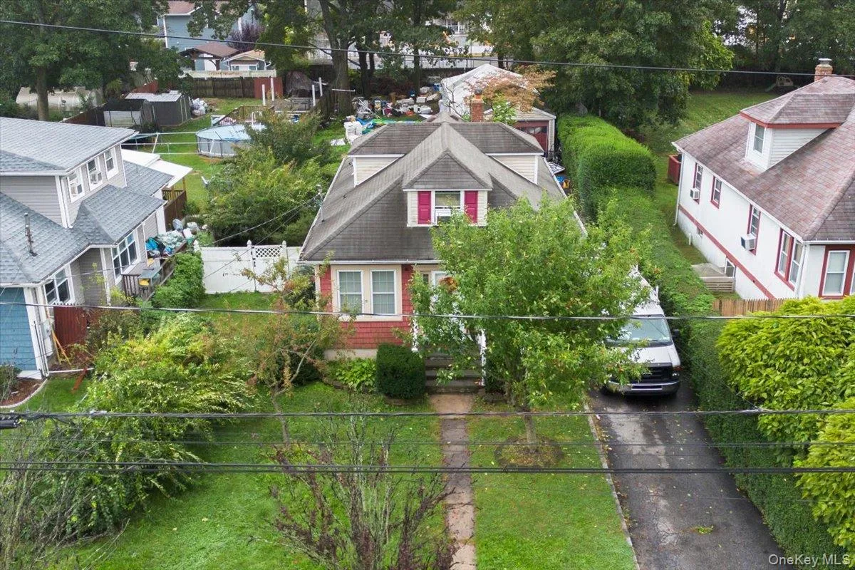 25 3rd Avenue, Islip, NY, 3 Bedrooms Bedrooms, 6 Rooms Rooms,2 BathroomsBathrooms,Residential,For Rent,3rd,0,1057270 25 3rd Avenue, Islip, NY, 3 Bedrooms Bedrooms, 6 Rooms Rooms,2 BathroomsBathrooms,Residential,For Rent,3rd,0,1057270
