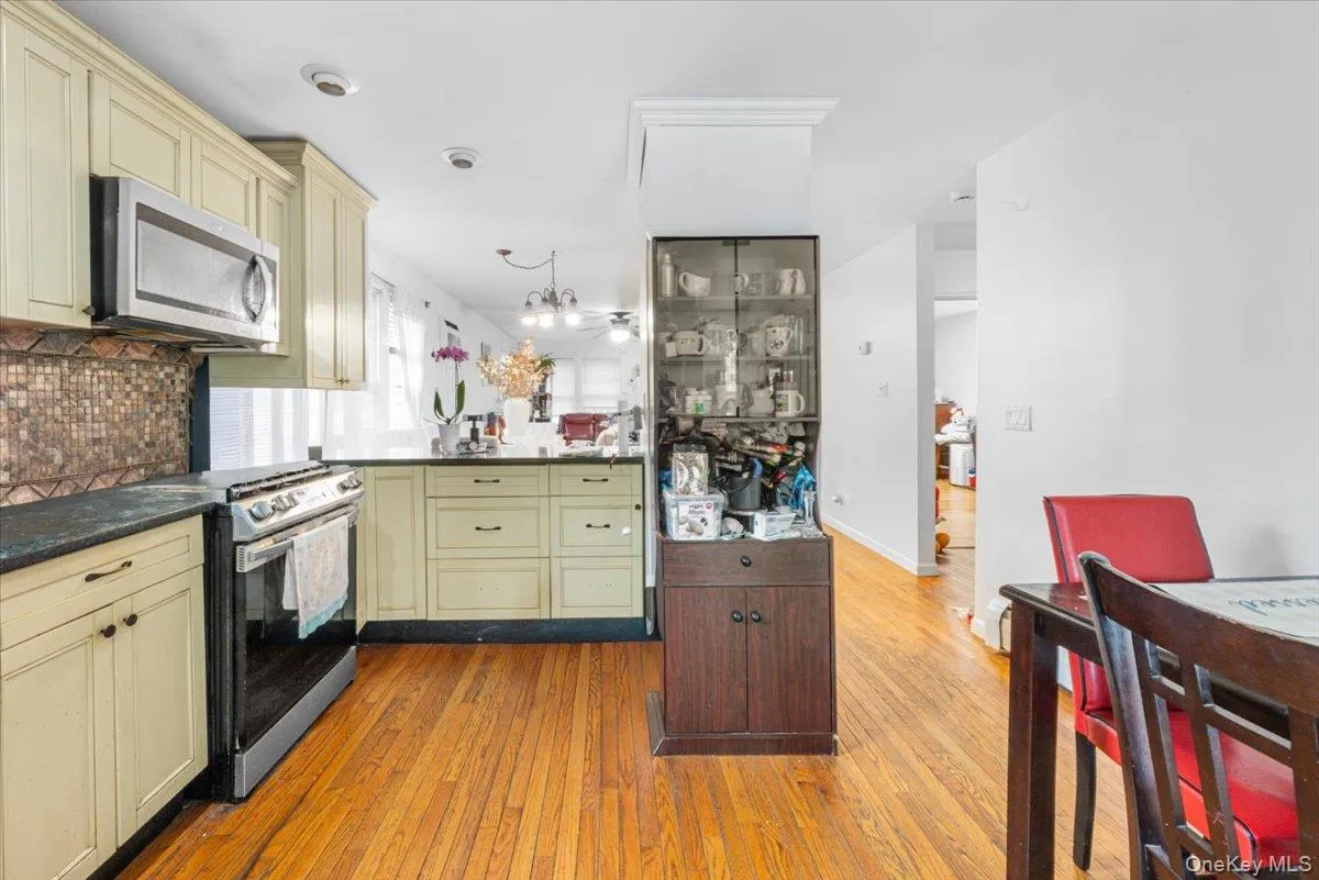 25 3rd Avenue, Islip, NY, 3 Bedrooms Bedrooms, 6 Rooms Rooms,2 BathroomsBathrooms,Residential,For Rent,3rd,0,1057270 25 3rd Avenue, Islip, NY, 3 Bedrooms Bedrooms, 6 Rooms Rooms,2 BathroomsBathrooms,Residential,For Rent,3rd,0,1057270
