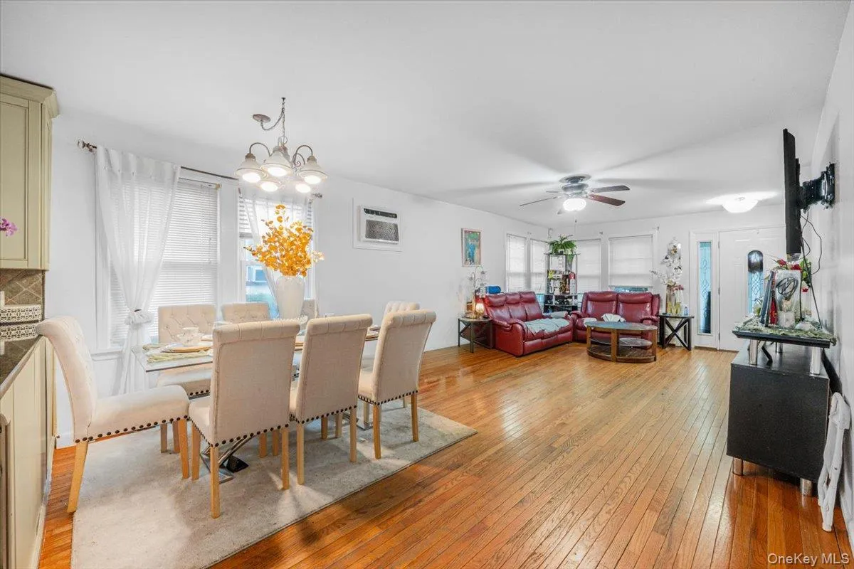 25 3rd Avenue, Islip, NY, 3 Bedrooms Bedrooms, 6 Rooms Rooms,2 BathroomsBathrooms,Residential,For Rent,3rd,0,1057270 25 3rd Avenue, Islip, NY, 3 Bedrooms Bedrooms, 6 Rooms Rooms,2 BathroomsBathrooms,Residential,For Rent,3rd,0,1057270