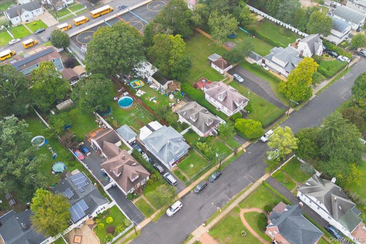 25 3rd Avenue, Islip, NY, 3 Bedrooms Bedrooms, 6 Rooms Rooms,2 BathroomsBathrooms,Residential,For Rent,3rd,0,1057270 25 3rd Avenue, Islip, NY, 3 Bedrooms Bedrooms, 6 Rooms Rooms,2 BathroomsBathrooms,Residential,For Rent,3rd,0,1057270