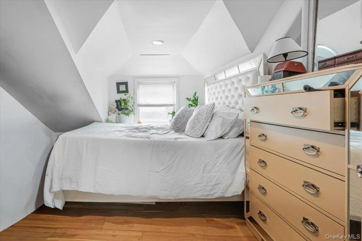 25 3rd Avenue, Islip, NY, 3 Bedrooms Bedrooms, 6 Rooms Rooms,2 BathroomsBathrooms,Residential,For Rent,3rd,0,1057270 25 3rd Avenue, Islip, NY, 3 Bedrooms Bedrooms, 6 Rooms Rooms,2 BathroomsBathrooms,Residential,For Rent,3rd,0,1057270