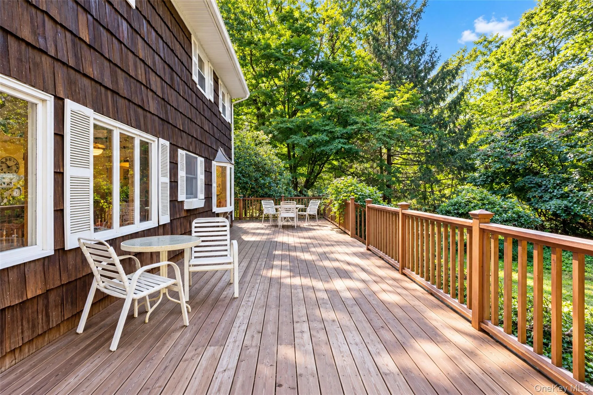 5 year newer Cedar deck 5 year newer Cedar deck