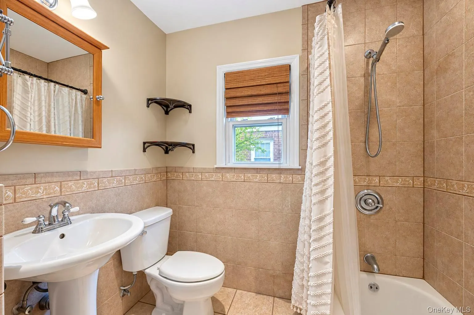 61 Stephen Place, Hempstead, NY, 4 Bedrooms Bedrooms, 12 Rooms Rooms,2 BathroomsBathrooms,Residential,For Rent,Stephen,0,1057275 61 Stephen Place, Hempstead, NY, 4 Bedrooms Bedrooms, 12 Rooms Rooms,2 BathroomsBathrooms,Residential,For Rent,Stephen,0,1057275