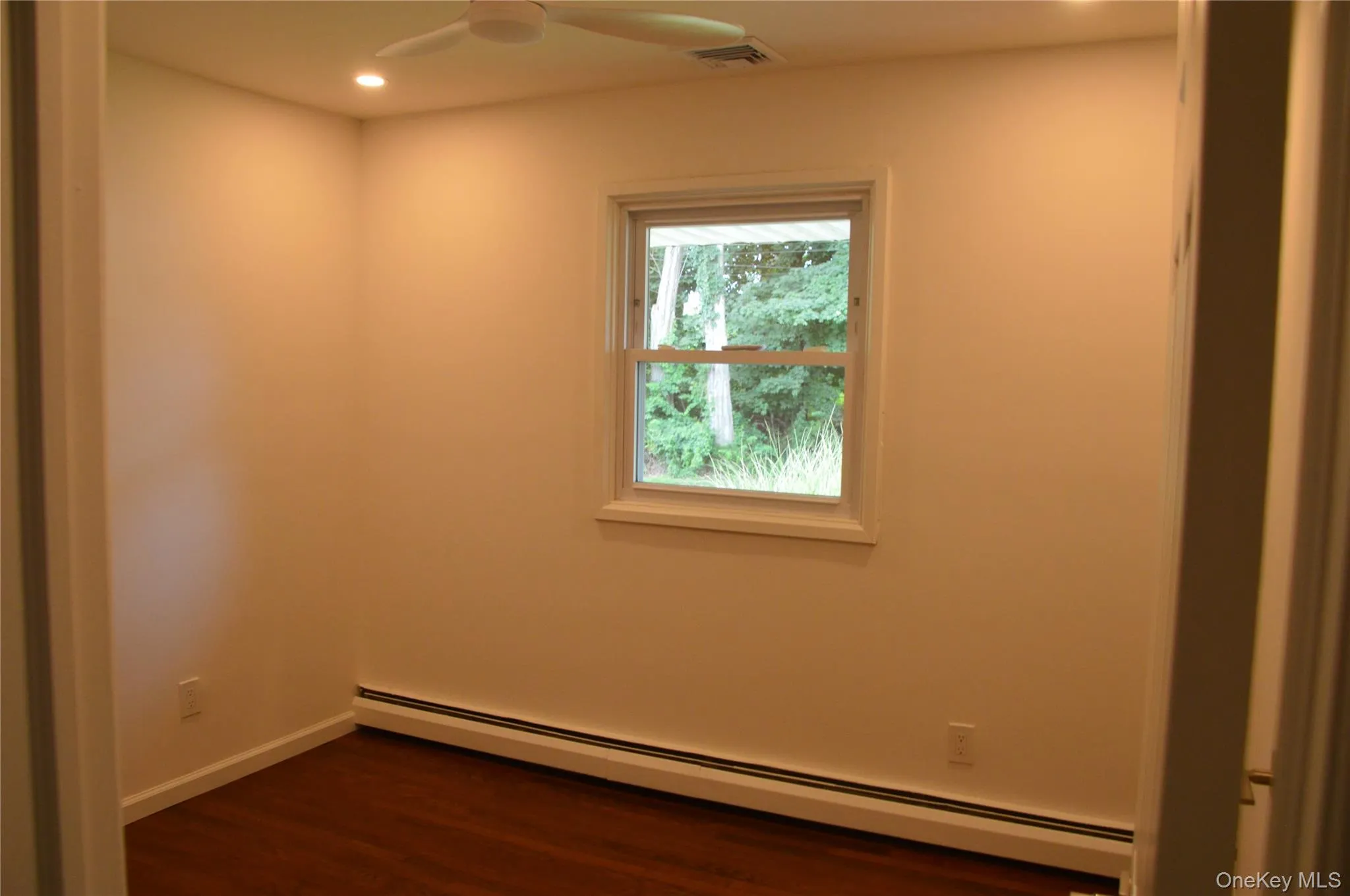 18 Sterling Place, Islip, NY, 5 Bedroom Bedrooms, 9 Room Rooms,2 BathroomBathrooms,Residential Lease,For Rent,Sterling,0,1057278 18 Sterling Place, Islip, NY, 5 Bedroom Bedrooms, 9 Room Rooms,2 BathroomBathrooms,Residential Lease,For Rent,Sterling,0,1057278