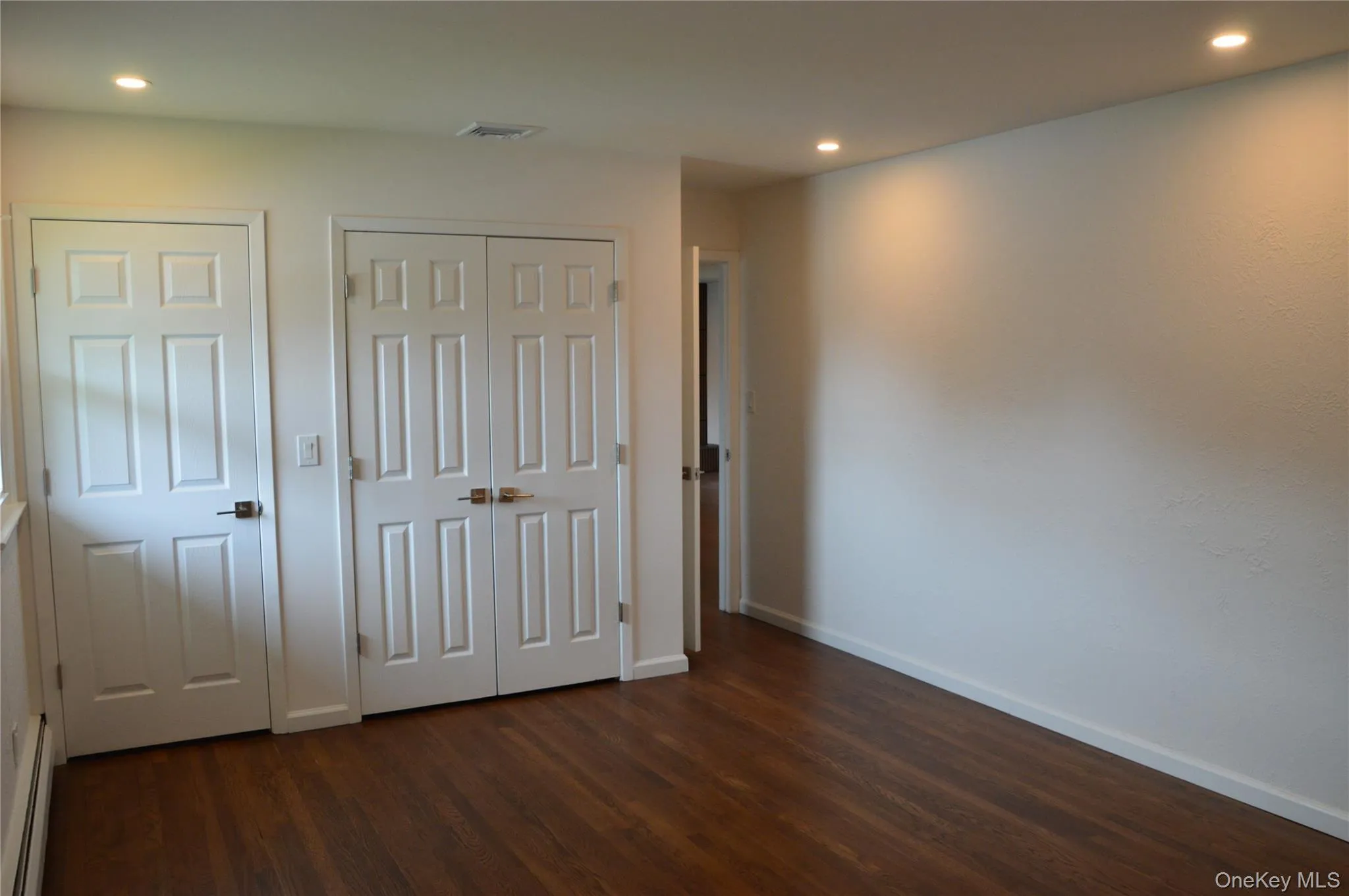 18 Sterling Place, Islip, NY, 5 Bedroom Bedrooms, 9 Room Rooms,2 BathroomBathrooms,Residential Lease,For Rent,Sterling,0,1057278 18 Sterling Place, Islip, NY, 5 Bedroom Bedrooms, 9 Room Rooms,2 BathroomBathrooms,Residential Lease,For Rent,Sterling,0,1057278