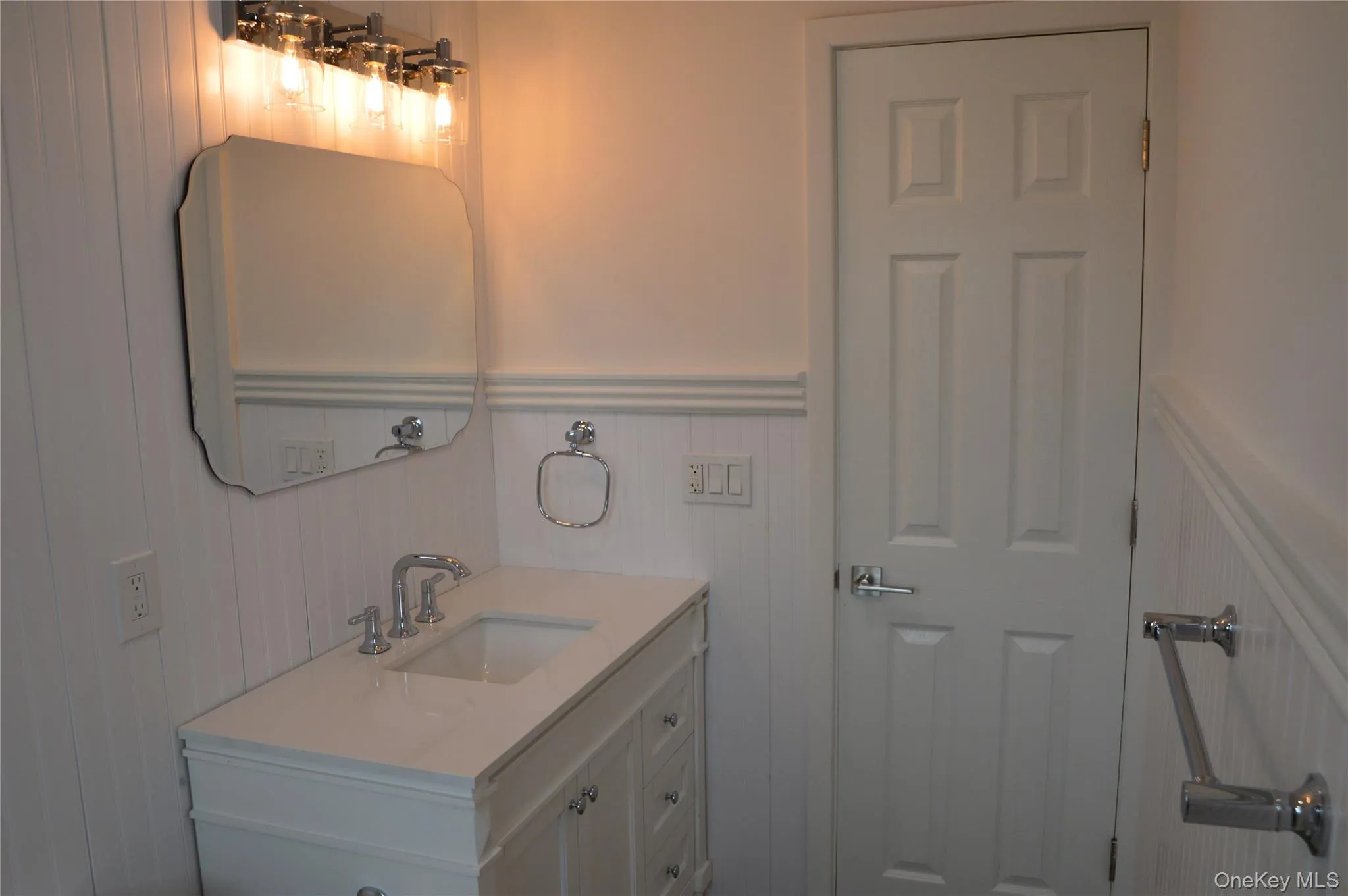 18 Sterling Place, Islip, NY, 5 Bedroom Bedrooms, 9 Room Rooms,2 BathroomBathrooms,Residential Lease,For Rent,Sterling,0,1057278 18 Sterling Place, Islip, NY, 5 Bedroom Bedrooms, 9 Room Rooms,2 BathroomBathrooms,Residential Lease,For Rent,Sterling,0,1057278