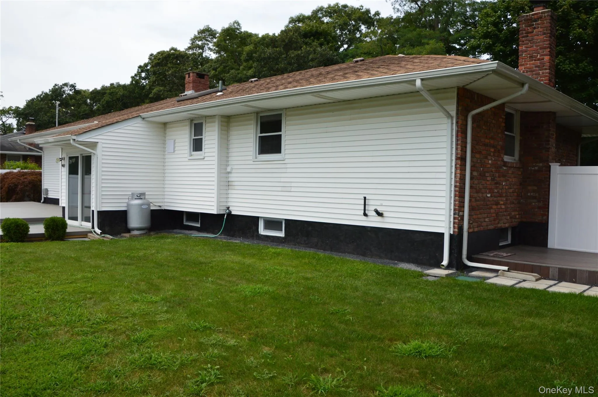 18 Sterling Place, Islip, NY, 5 Bedroom Bedrooms, 9 Room Rooms,2 BathroomBathrooms,Residential Lease,For Rent,Sterling,0,1057278 18 Sterling Place, Islip, NY, 5 Bedroom Bedrooms, 9 Room Rooms,2 BathroomBathrooms,Residential Lease,For Rent,Sterling,0,1057278