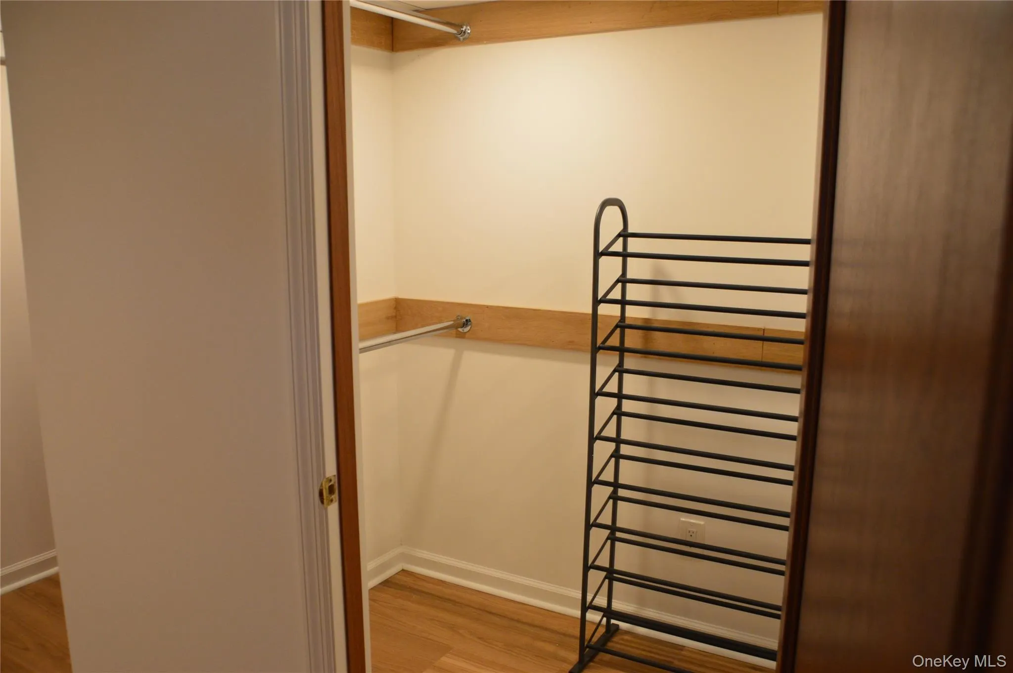 18 Sterling Place, Islip, NY, 5 Bedroom Bedrooms, 9 Room Rooms,2 BathroomBathrooms,Residential Lease,For Rent,Sterling,0,1057278 18 Sterling Place, Islip, NY, 5 Bedroom Bedrooms, 9 Room Rooms,2 BathroomBathrooms,Residential Lease,For Rent,Sterling,0,1057278