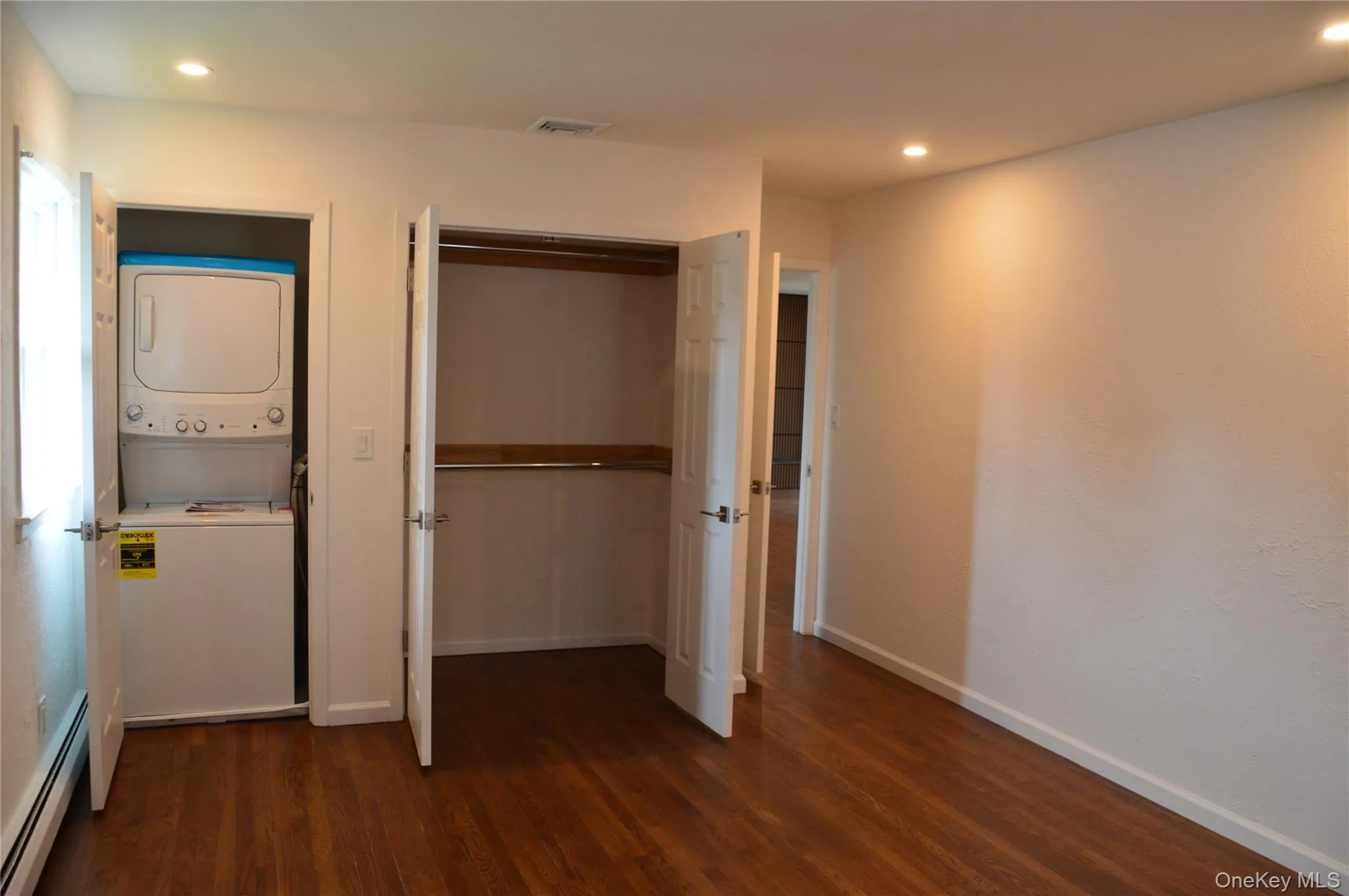 18 Sterling Place, Islip, NY, 5 Bedroom Bedrooms, 9 Room Rooms,2 BathroomBathrooms,Residential Lease,For Rent,Sterling,0,1057278 18 Sterling Place, Islip, NY, 5 Bedroom Bedrooms, 9 Room Rooms,2 BathroomBathrooms,Residential Lease,For Rent,Sterling,0,1057278