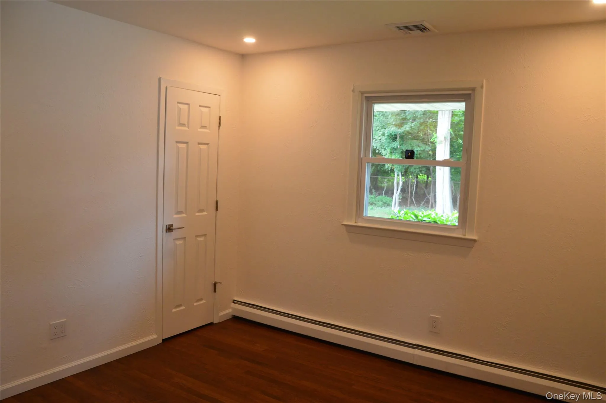 18 Sterling Place, Islip, NY, 5 Bedroom Bedrooms, 9 Room Rooms,2 BathroomBathrooms,Residential Lease,For Rent,Sterling,0,1057278 18 Sterling Place, Islip, NY, 5 Bedroom Bedrooms, 9 Room Rooms,2 BathroomBathrooms,Residential Lease,For Rent,Sterling,0,1057278
