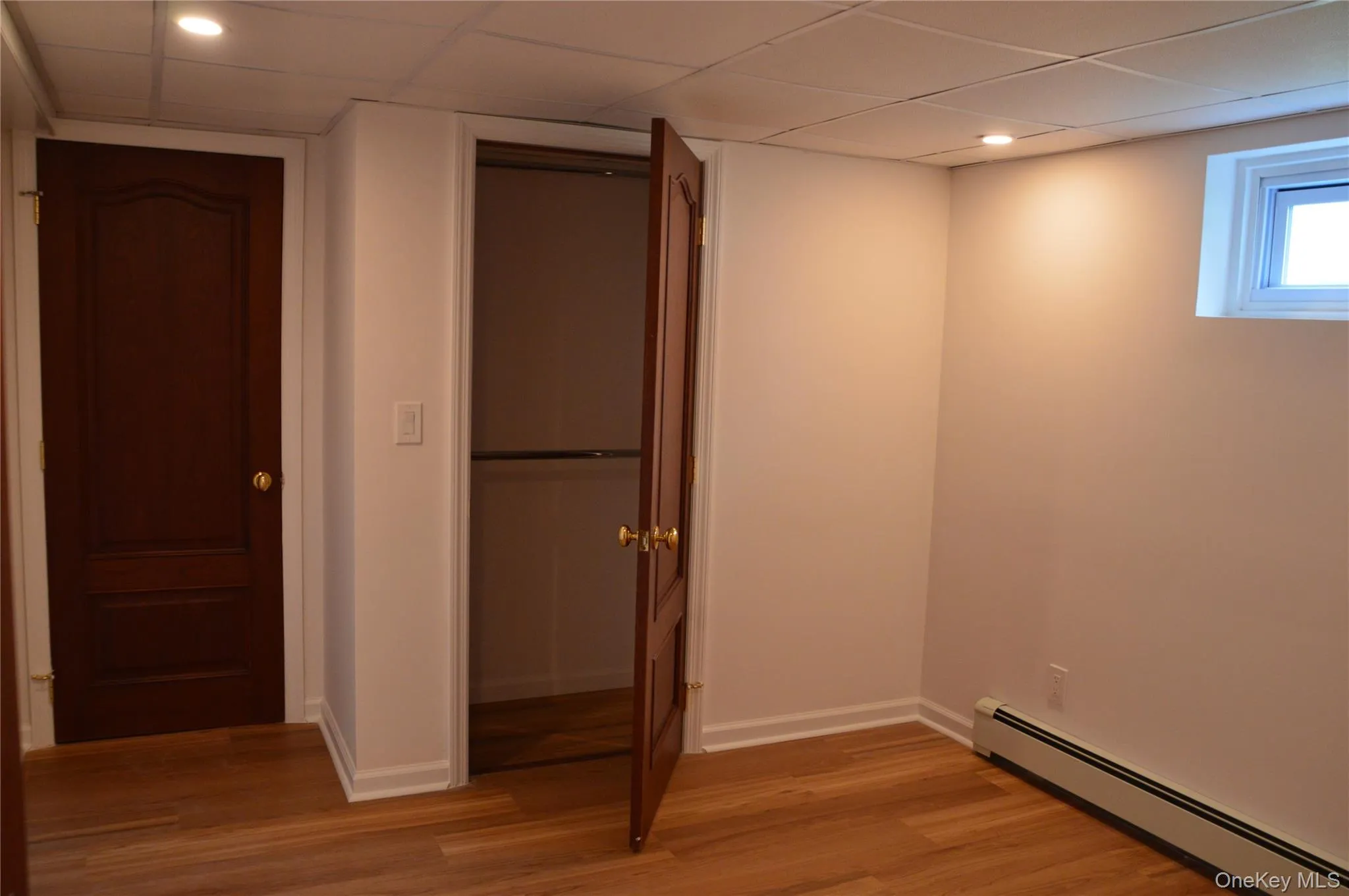 18 Sterling Place, Islip, NY, 5 Bedroom Bedrooms, 9 Room Rooms,2 BathroomBathrooms,Residential Lease,For Rent,Sterling,0,1057278 18 Sterling Place, Islip, NY, 5 Bedroom Bedrooms, 9 Room Rooms,2 BathroomBathrooms,Residential Lease,For Rent,Sterling,0,1057278