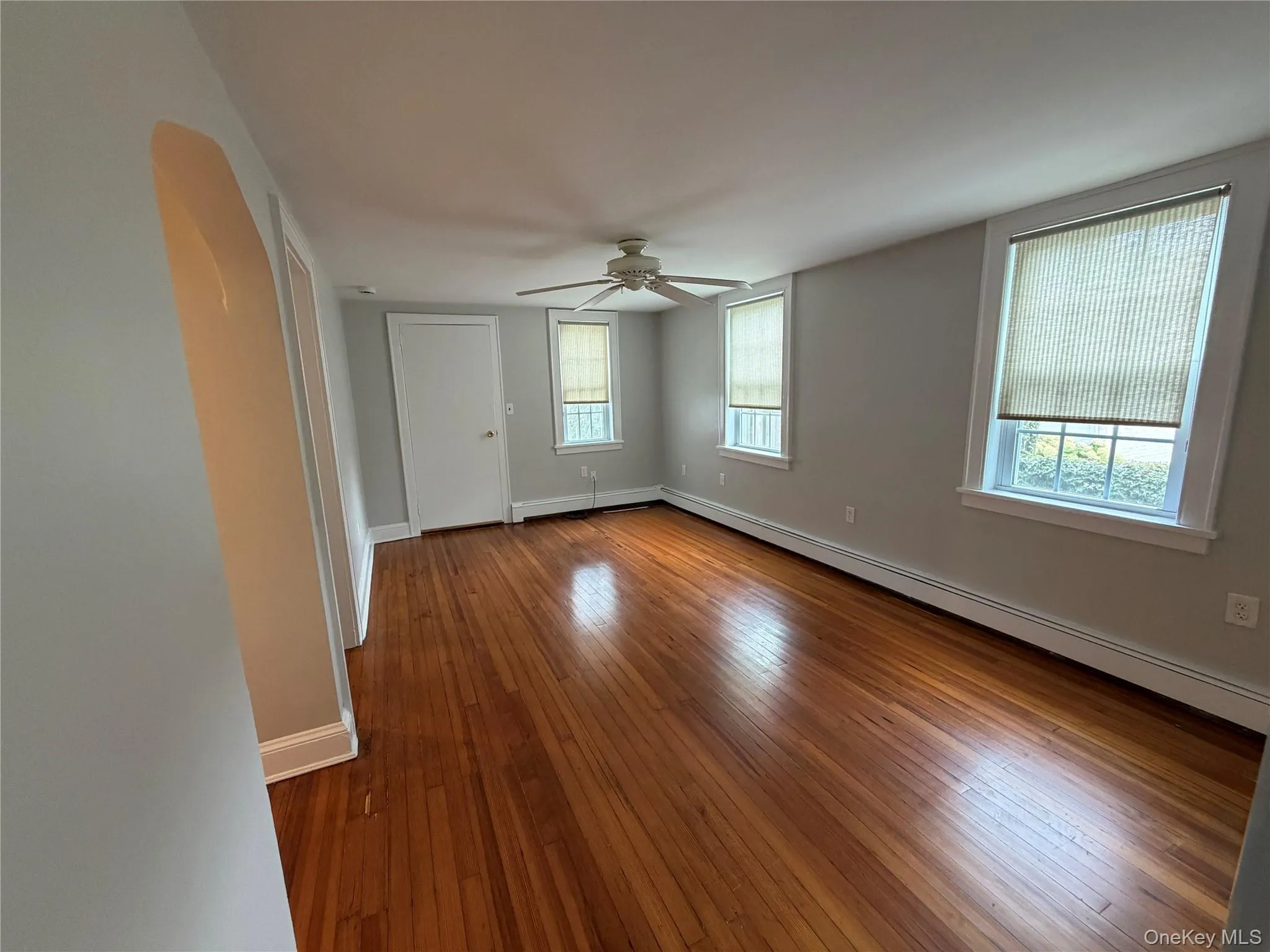 48 Valentine Avenue, Glen Cove, NY, 1 Bedroom Bedrooms, 3 Room Rooms,1 BathroomBathrooms,Residential Lease,For Rent,Valentine,0,1057290 48 Valentine Avenue, Glen Cove, NY, 1 Bedroom Bedrooms, 3 Room Rooms,1 BathroomBathrooms,Residential Lease,For Rent,Valentine,0,1057290