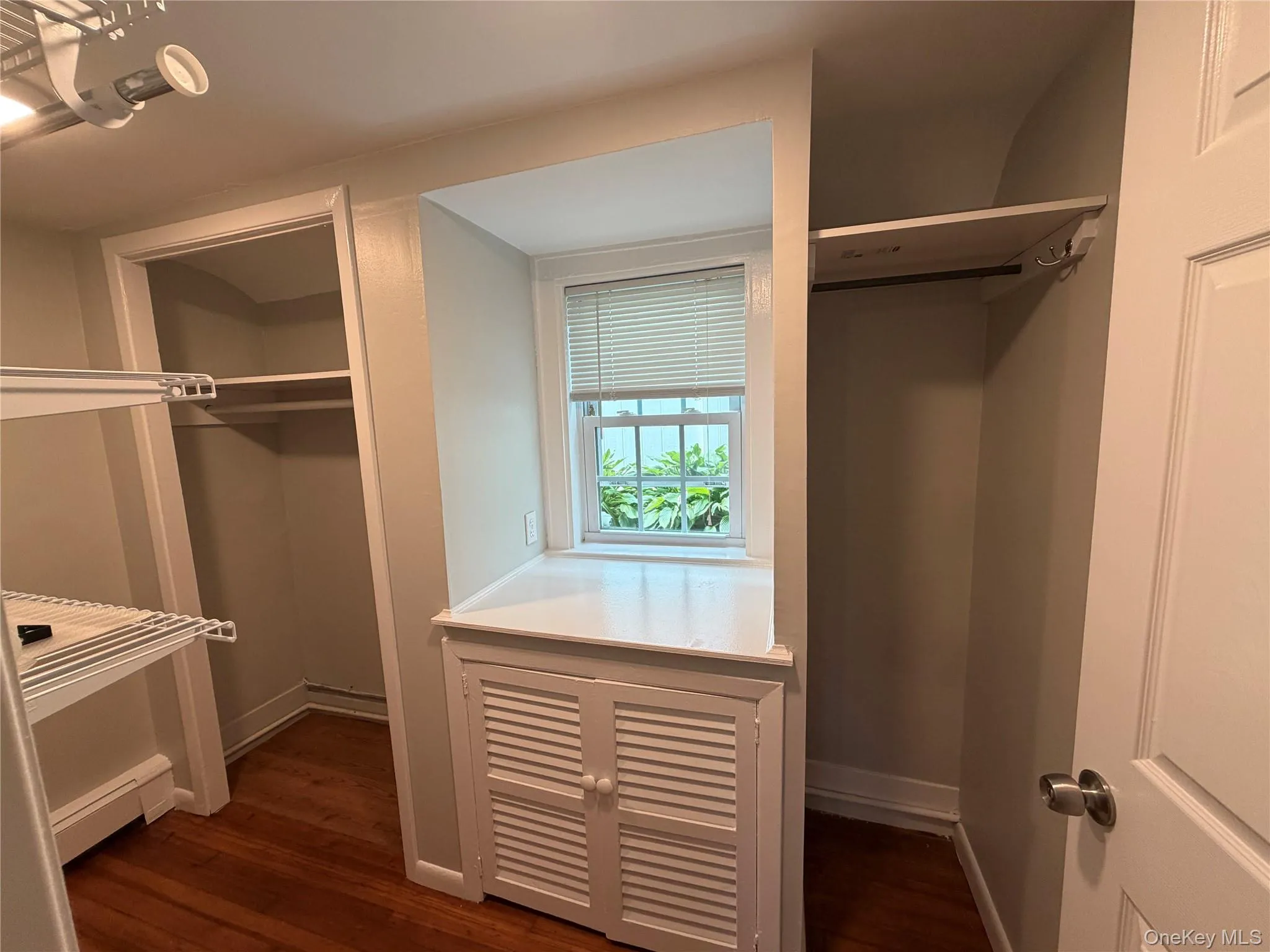 48 Valentine Avenue, Glen Cove, NY, 1 Bedroom Bedrooms, 3 Room Rooms,1 BathroomBathrooms,Residential Lease,For Rent,Valentine,0,1057290 48 Valentine Avenue, Glen Cove, NY, 1 Bedroom Bedrooms, 3 Room Rooms,1 BathroomBathrooms,Residential Lease,For Rent,Valentine,0,1057290