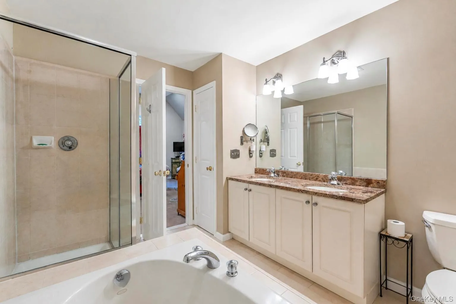 3 Arielle Court, Islip, NY, 3 Bedrooms Bedrooms, 12 Rooms Rooms,2 BathroomsBathrooms,Residential,For Rent,Arielle,0,1057301 3 Arielle Court, Islip, NY, 3 Bedrooms Bedrooms, 12 Rooms Rooms,2 BathroomsBathrooms,Residential,For Rent,Arielle,0,1057301