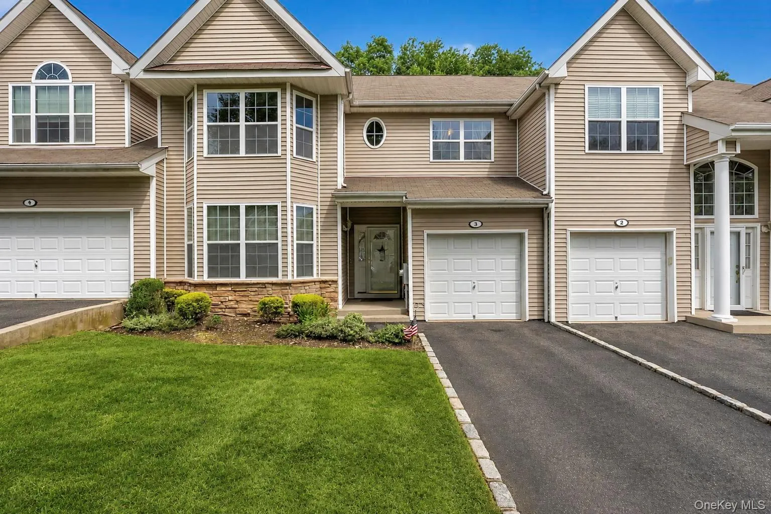 3 Arielle Court, Islip, NY, 3 Bedrooms Bedrooms, 12 Rooms Rooms,2 BathroomsBathrooms,Residential,For Rent,Arielle,0,1057301 3 Arielle Court, Islip, NY, 3 Bedrooms Bedrooms, 12 Rooms Rooms,2 BathroomsBathrooms,Residential,For Rent,Arielle,0,1057301