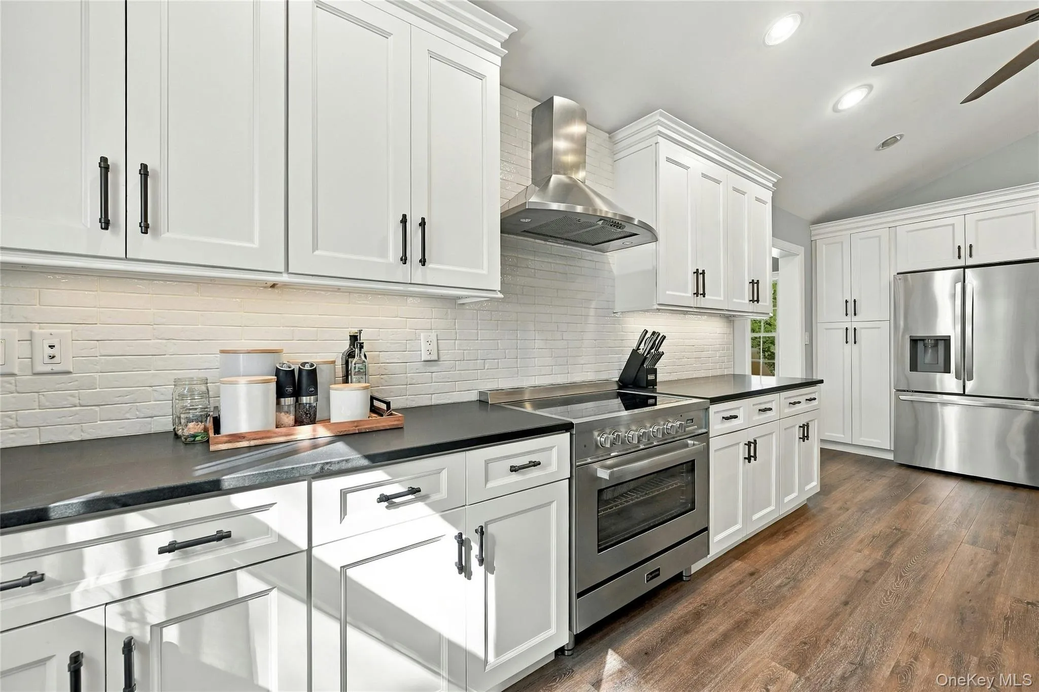 82 Oakwood Drive, Riverhead, NY, 4 Bedrooms Bedrooms, 13 Rooms Rooms,1 BathroomBathrooms,Residential,For Rent,Oakwood,0,1057309 82 Oakwood Drive, Riverhead, NY, 4 Bedrooms Bedrooms, 13 Rooms Rooms,1 BathroomBathrooms,Residential,For Rent,Oakwood,0,1057309