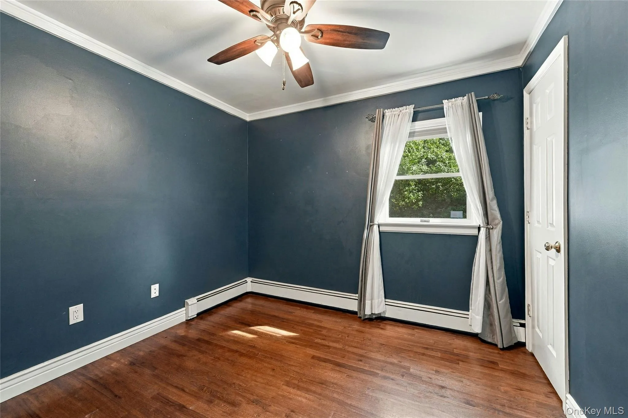 82 Oakwood Drive, Riverhead, NY, 4 Bedrooms Bedrooms, 13 Rooms Rooms,1 BathroomBathrooms,Residential,For Rent,Oakwood,0,1057309 82 Oakwood Drive, Riverhead, NY, 4 Bedrooms Bedrooms, 13 Rooms Rooms,1 BathroomBathrooms,Residential,For Rent,Oakwood,0,1057309