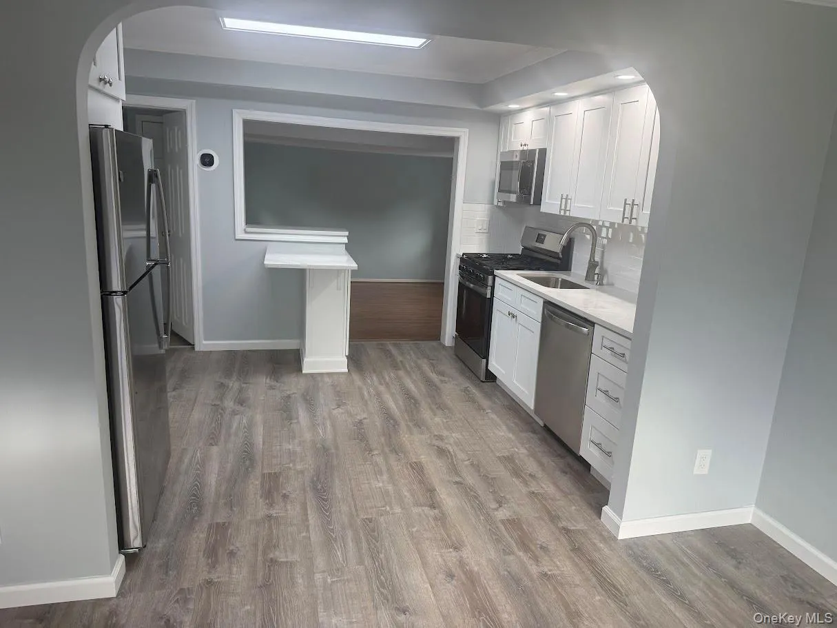 278 14th Avenue, Babylon, NY, 3 Bedroom Bedrooms, 5 Room Rooms,2 BathroomBathrooms,Residential Lease,For Rent,14th,0,1057310 278 14th Avenue, Babylon, NY, 3 Bedroom Bedrooms, 5 Room Rooms,2 BathroomBathrooms,Residential Lease,For Rent,14th,0,1057310