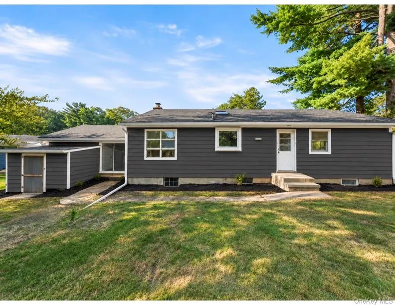 1 Norah Lane, Hyde Park, NY, 3 Bedrooms Bedrooms, 6 Rooms Rooms,1 BathroomBathrooms,Residential,For Rent,Norah,0,1057317 1 Norah Lane, Hyde Park, NY, 3 Bedrooms Bedrooms, 6 Rooms Rooms,1 BathroomBathrooms,Residential,For Rent,Norah,0,1057317