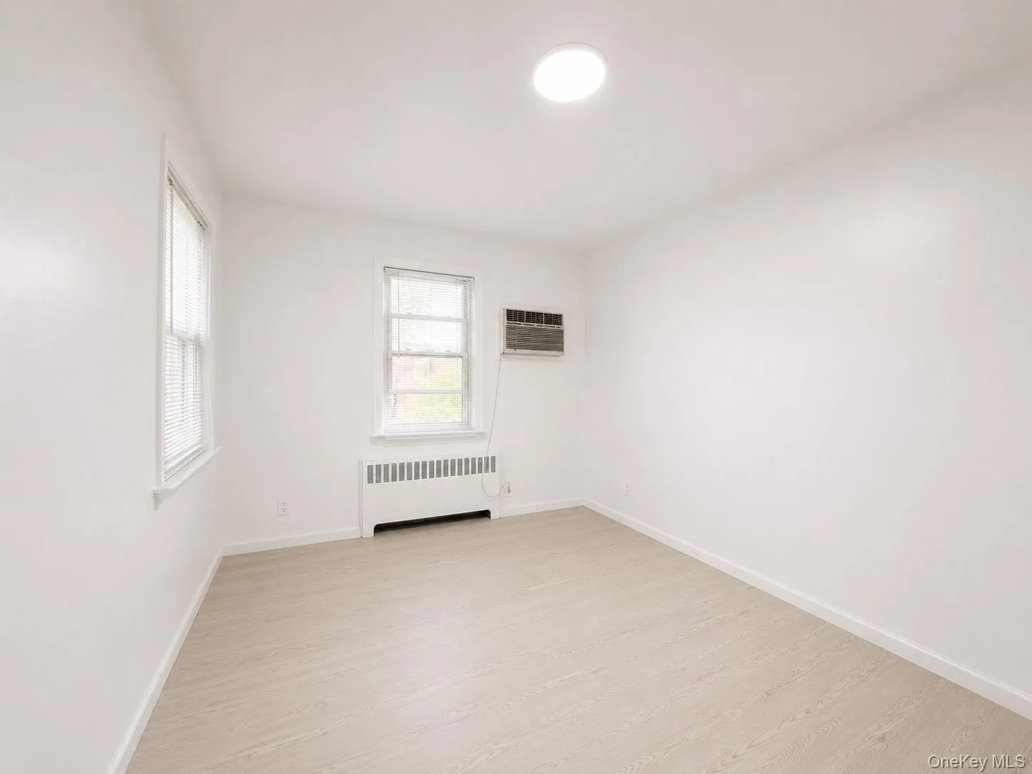 18940 44th Avenue, New York, NY, 3 Bedrooms Bedrooms, 4 Rooms Rooms,1 BathroomBathrooms,Residential Lease,For Rent,44th,0,1057329 18940 44th Avenue, New York, NY, 3 Bedrooms Bedrooms, 4 Rooms Rooms,1 BathroomBathrooms,Residential Lease,For Rent,44th,0,1057329