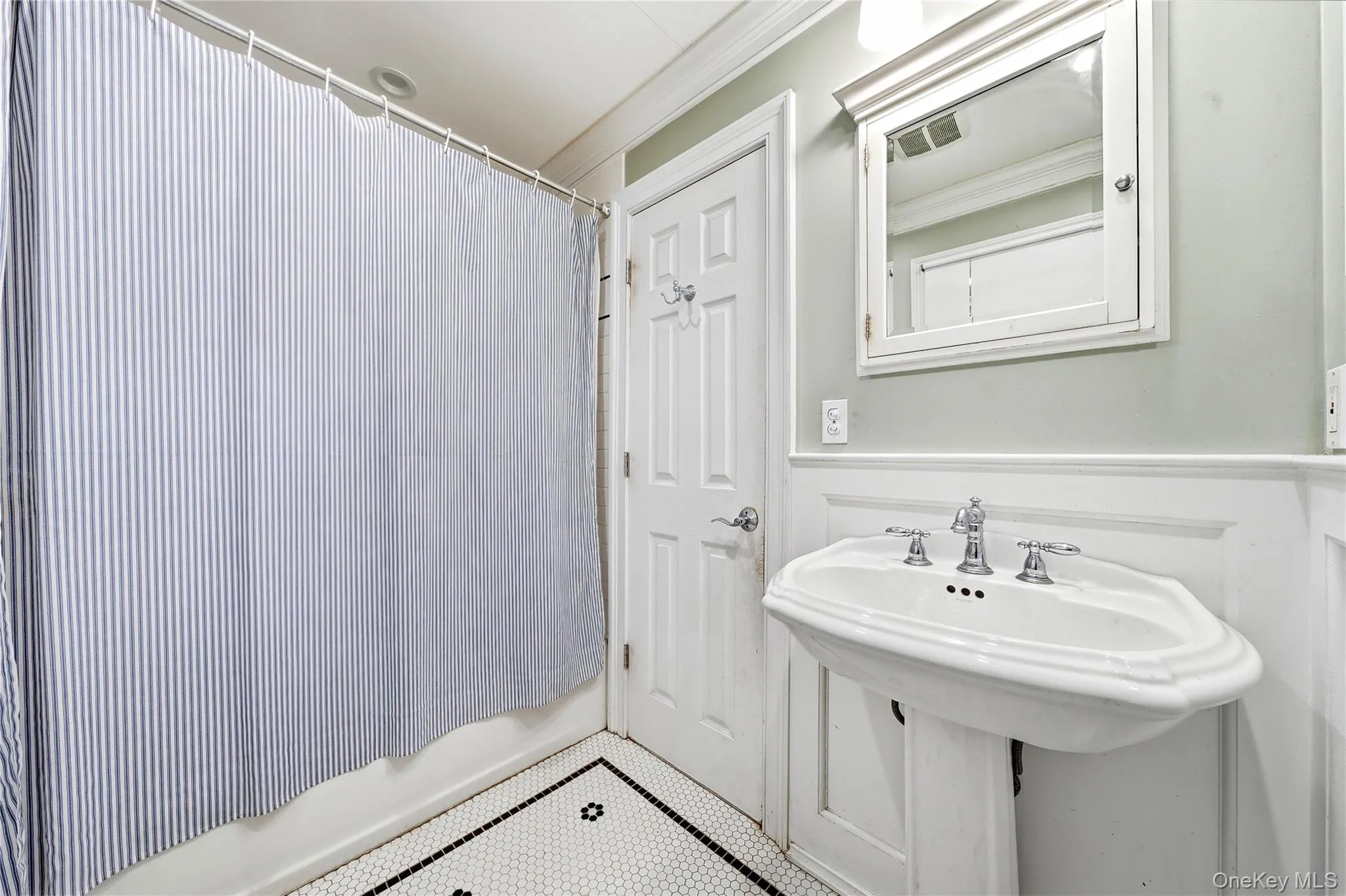 50 Dryad Road, Brookhaven, NY, 3 Bedrooms Bedrooms, 8 Rooms Rooms,2 BathroomsBathrooms,Residential,For Rent,Dryad,0,1057337 50 Dryad Road, Brookhaven, NY, 3 Bedrooms Bedrooms, 8 Rooms Rooms,2 BathroomsBathrooms,Residential,For Rent,Dryad,0,1057337